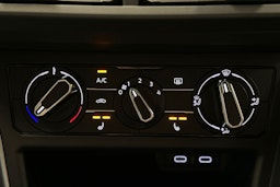 sininen Volkswagen Polo 2023 kuva 24.