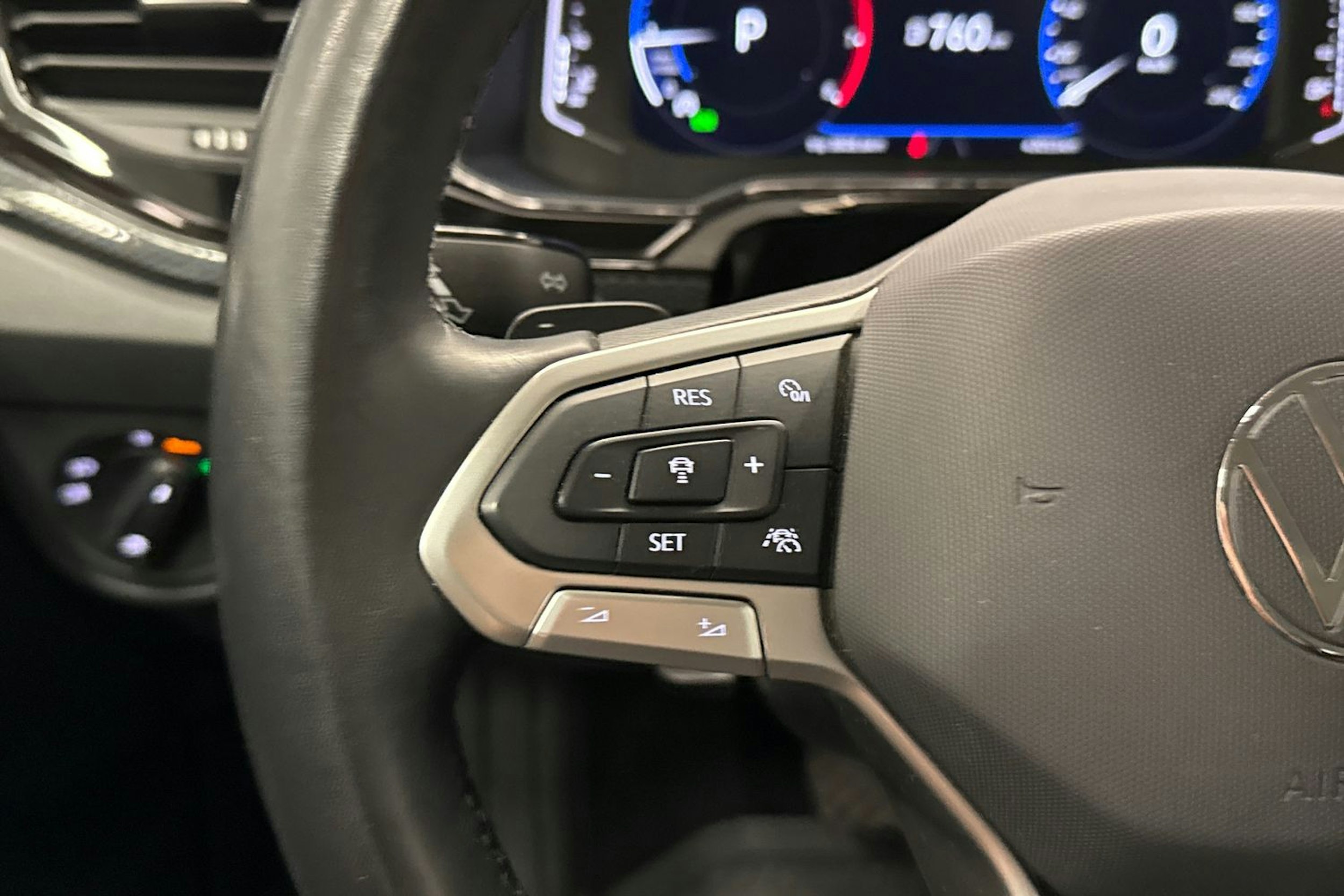 sininen Volkswagen Polo 2023 kuva 16.