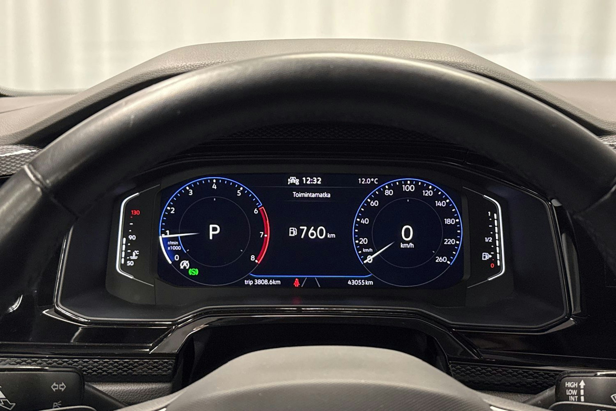 sininen Volkswagen Polo 2023 kuva 17.
