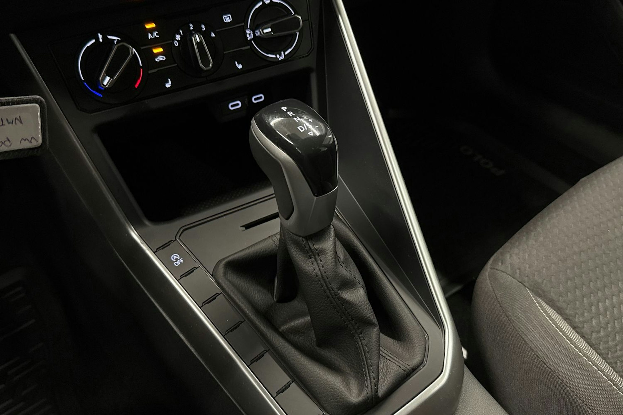 sininen Volkswagen Polo 2023 kuva 21.