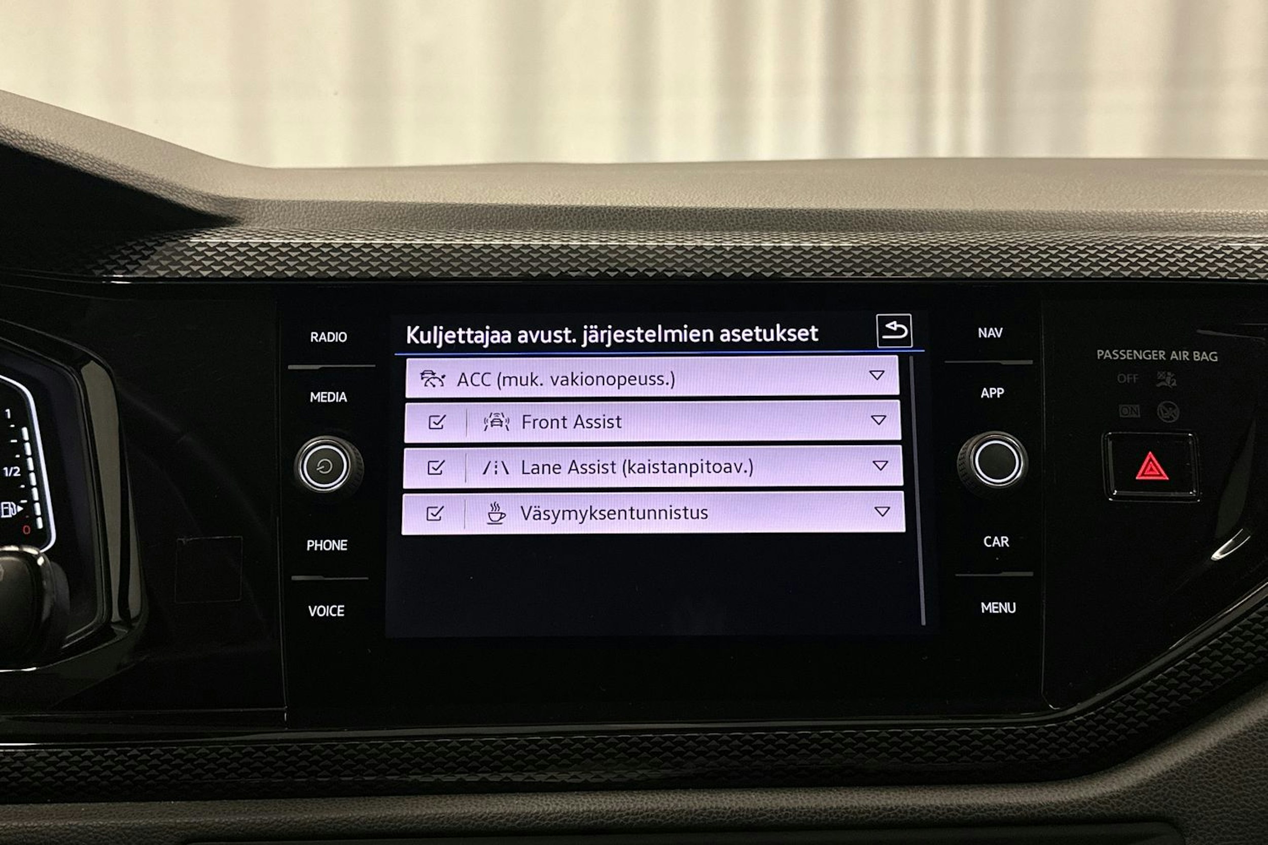 sininen Volkswagen Polo 2023 kuva 19.