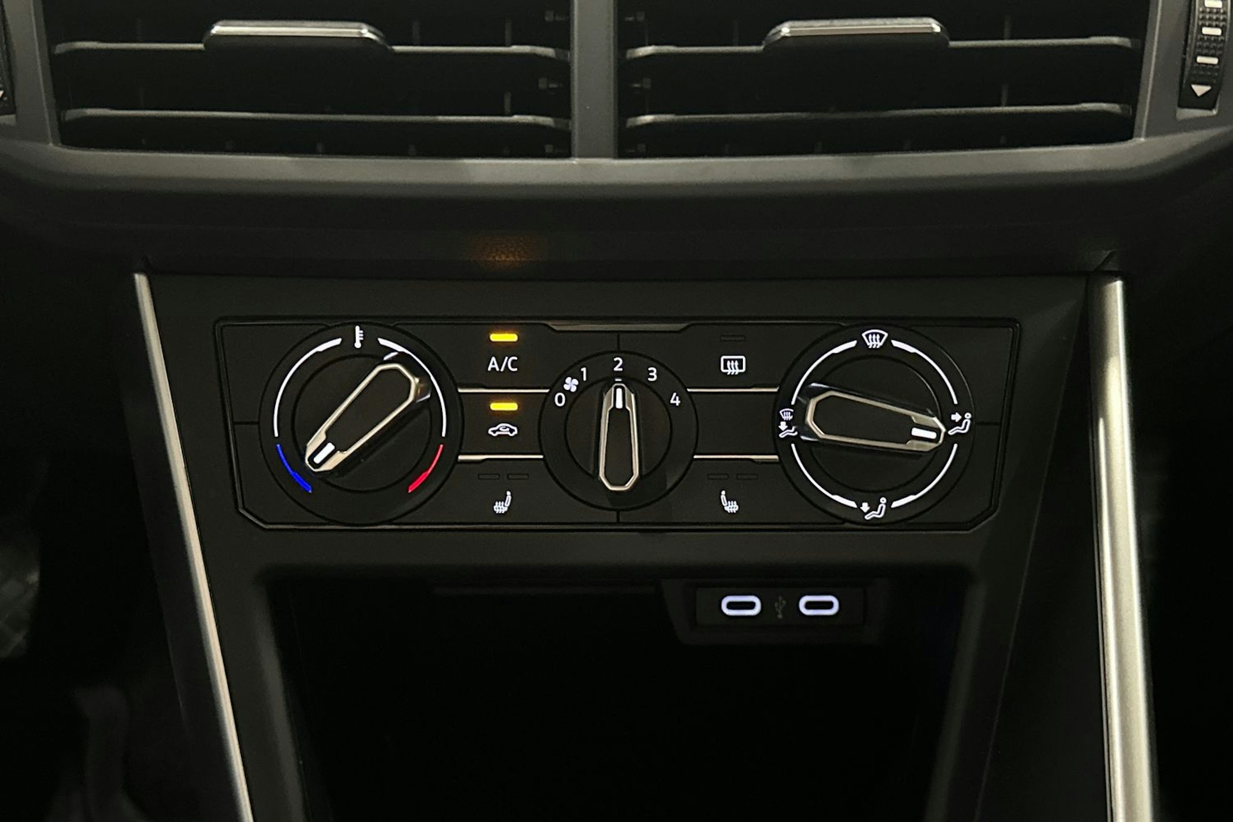 sininen Volkswagen Polo 2023 kuva 20.