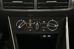 sininen Volkswagen Polo 2023 kuva 20.