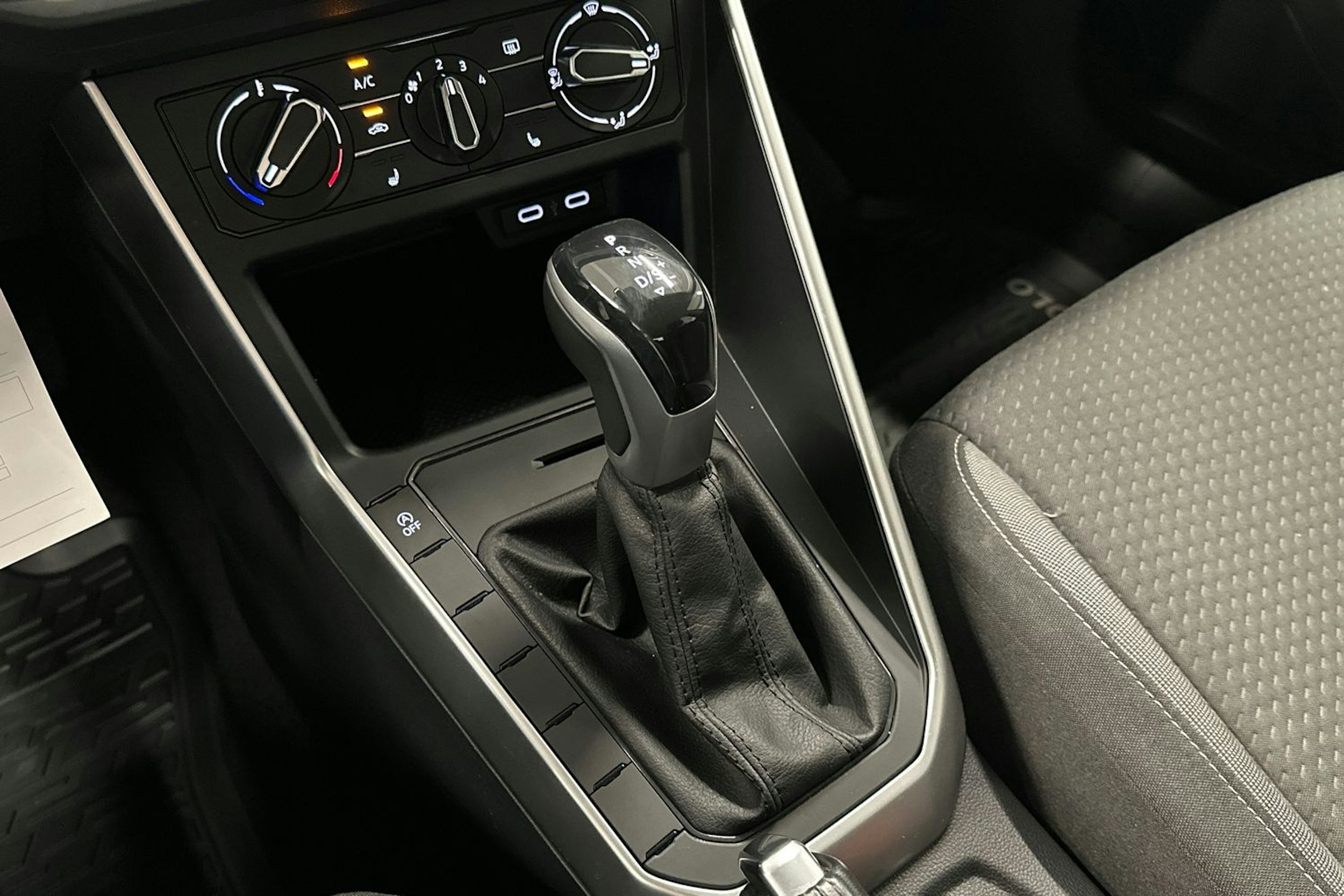 sininen Volkswagen Polo 2023 kuva 21.