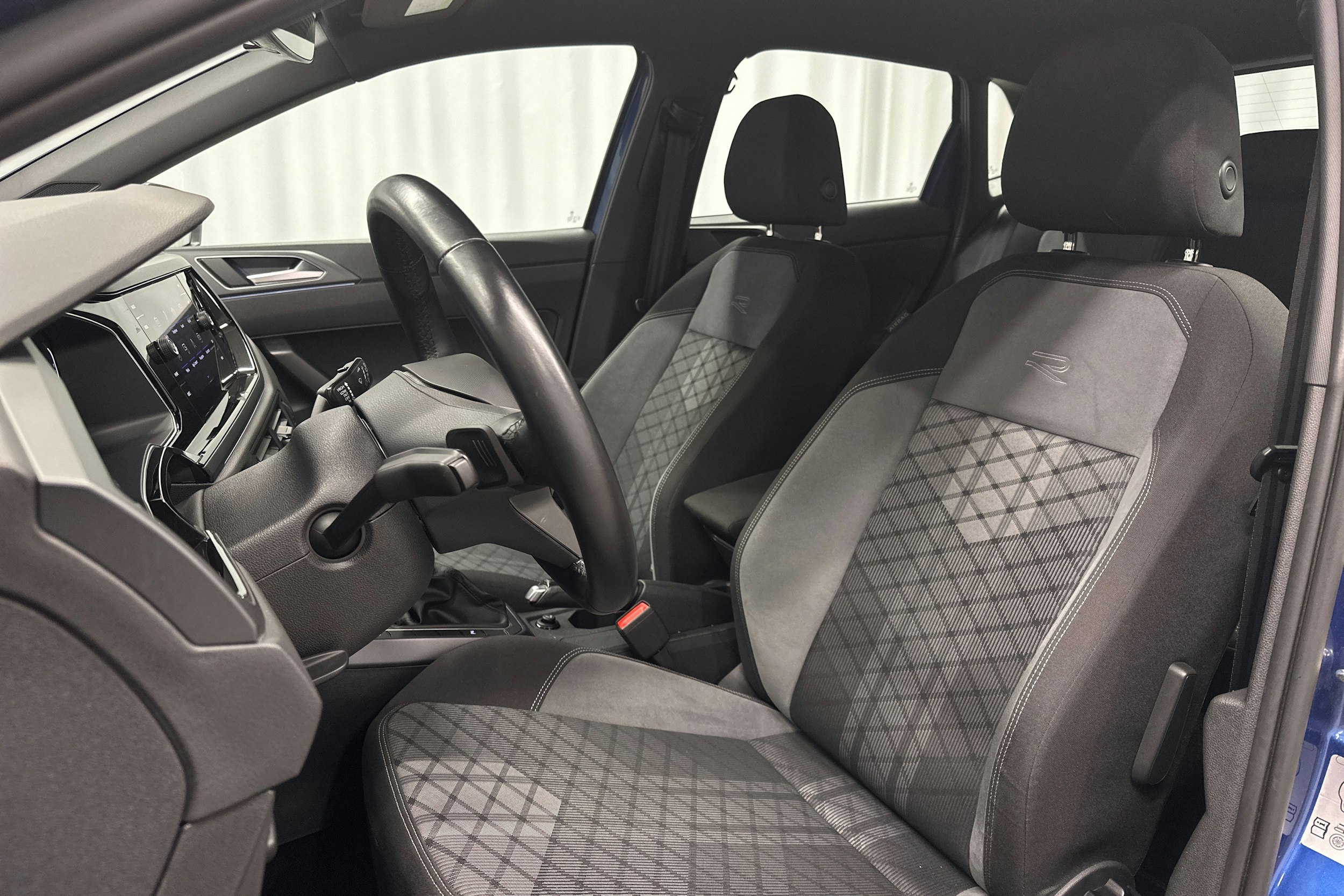 sininen Volkswagen Polo 2023 kuva 15.
