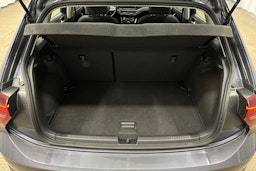 harmaa Volkswagen Polo 2023 kuva 14.