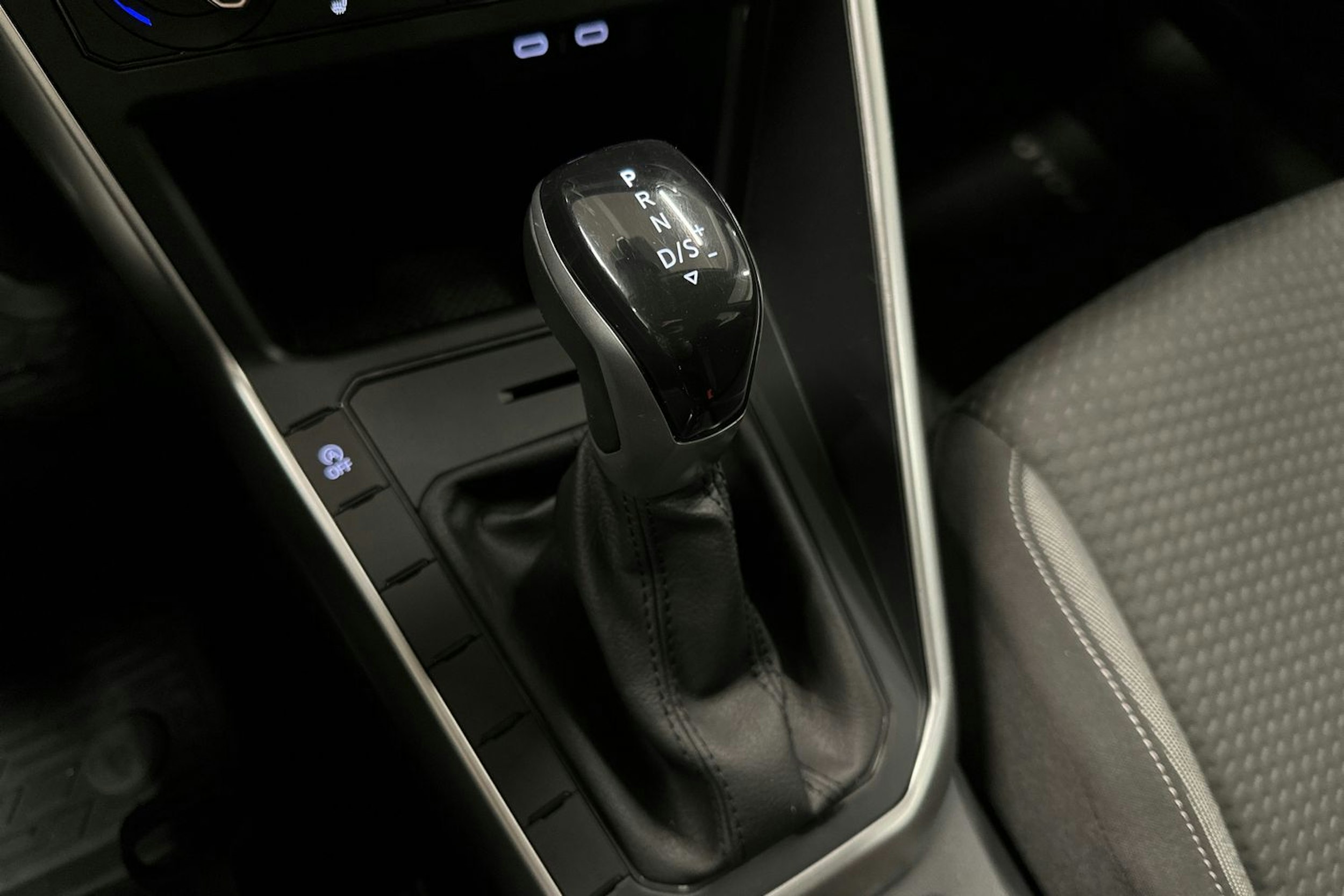 harmaa Volkswagen Polo 2023 kuva 20.