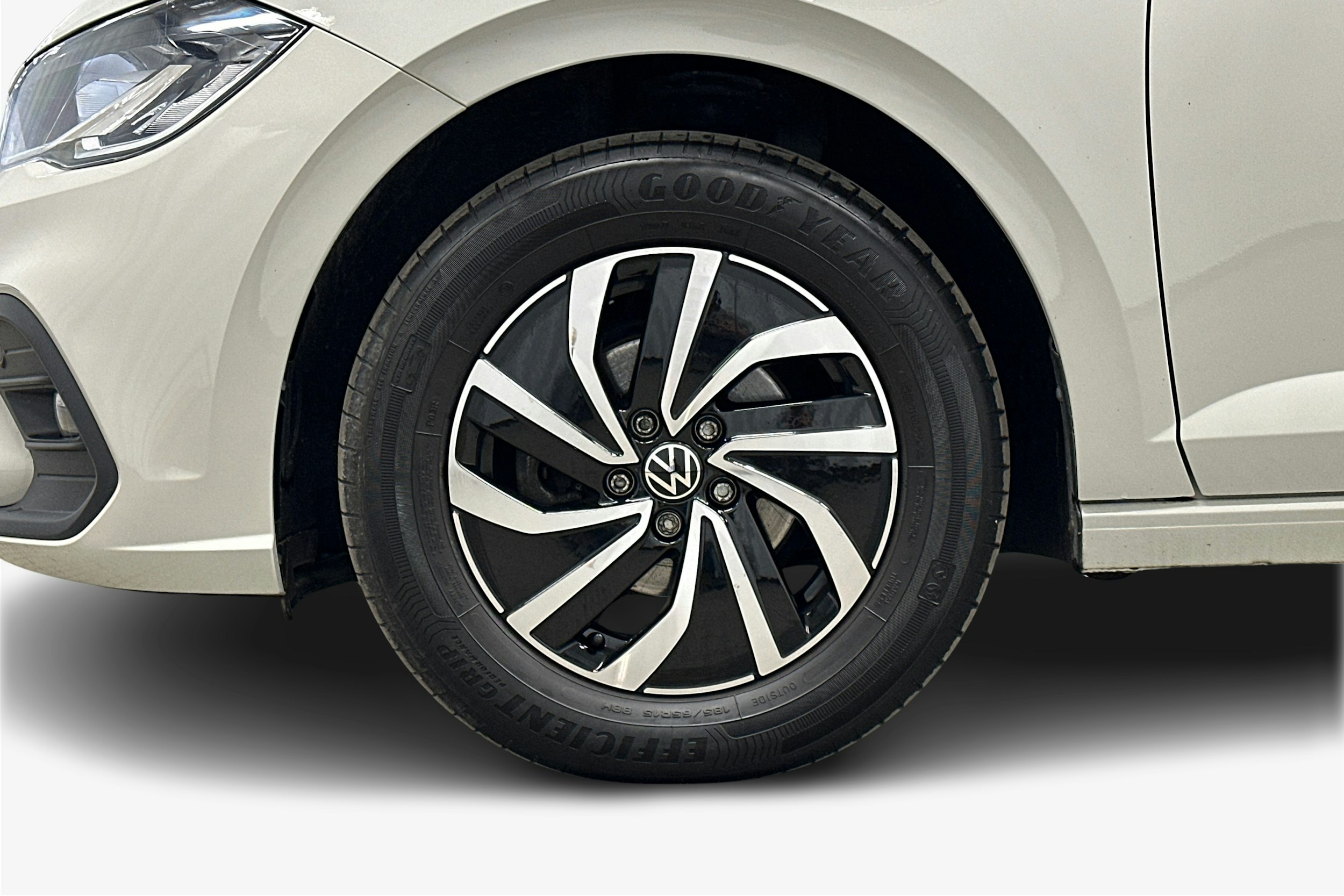 harmaa Volkswagen Polo 2023 kuva 9.
