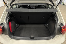 harmaa Volkswagen Polo 2023 kuva 11.