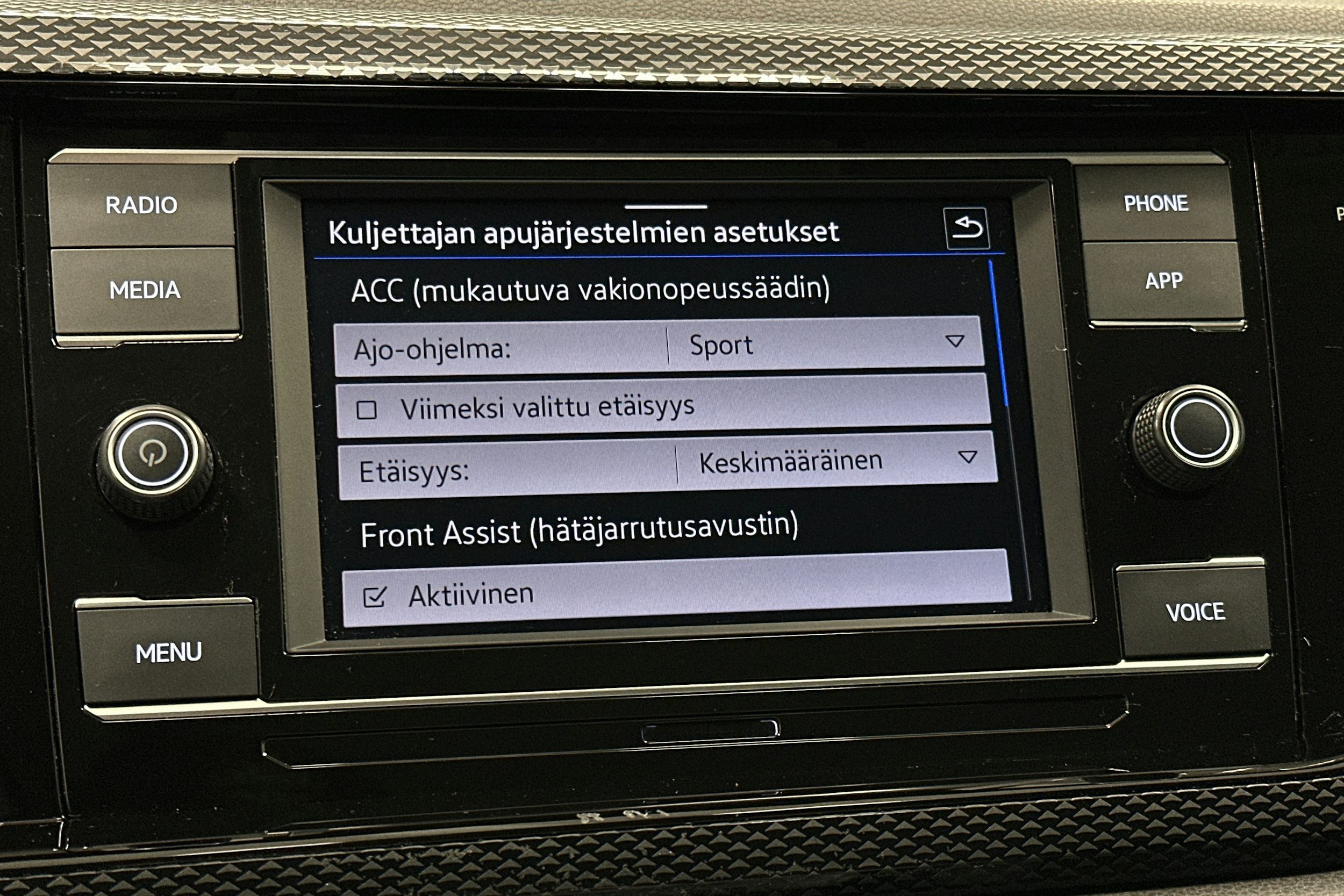 harmaa Volkswagen Polo 2023 kuva 17.