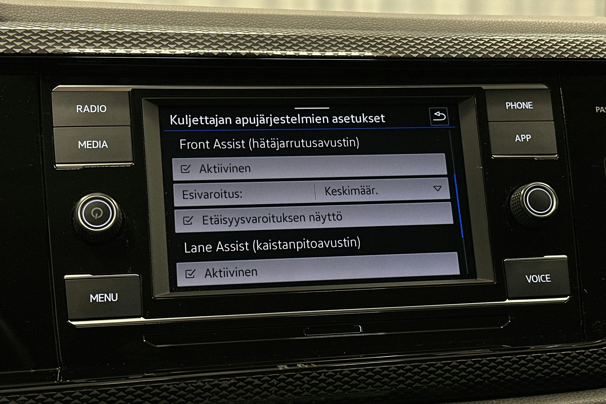 harmaa Volkswagen Polo 2023 kuva 18.
