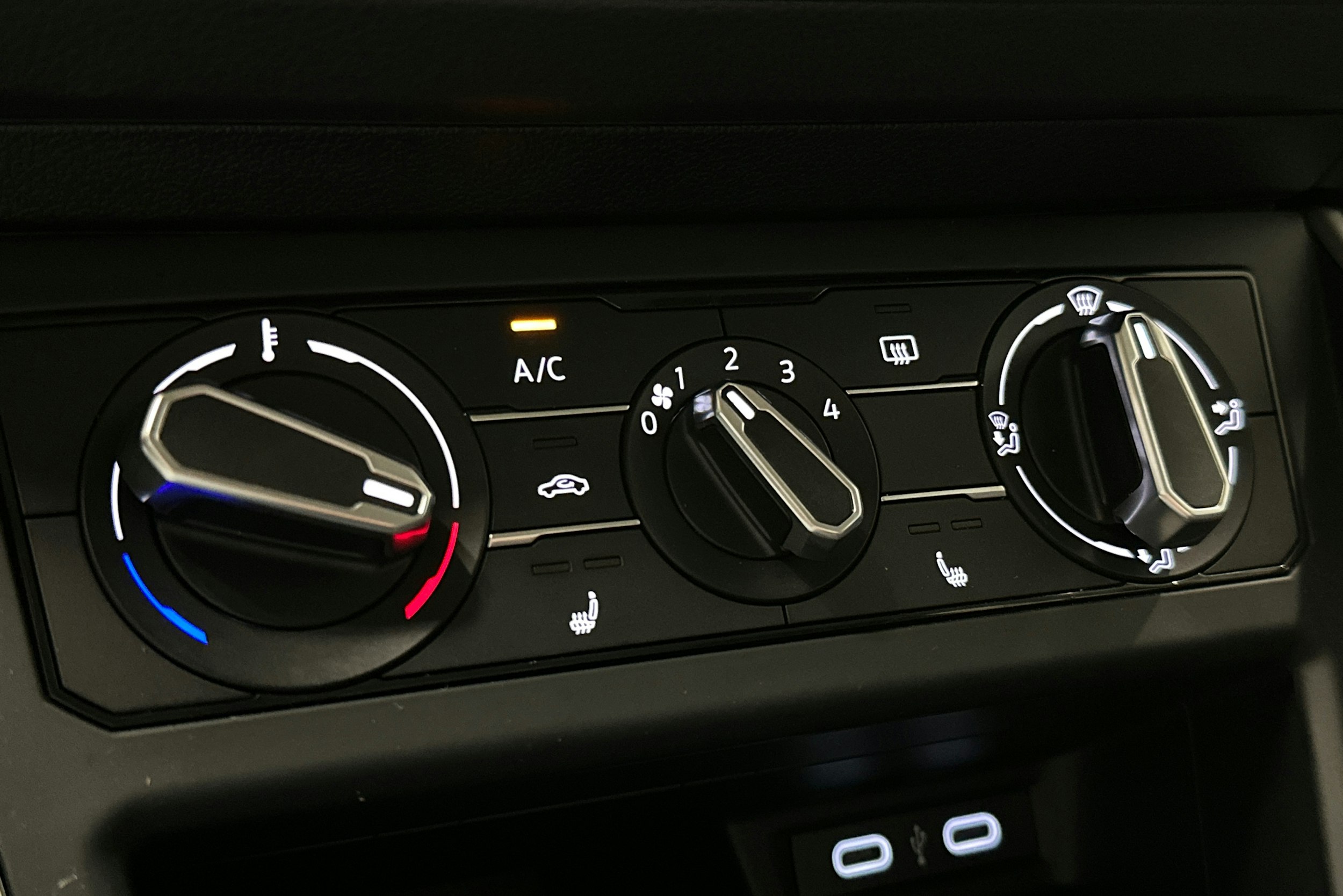 harmaa Volkswagen Polo 2023 kuva 21.