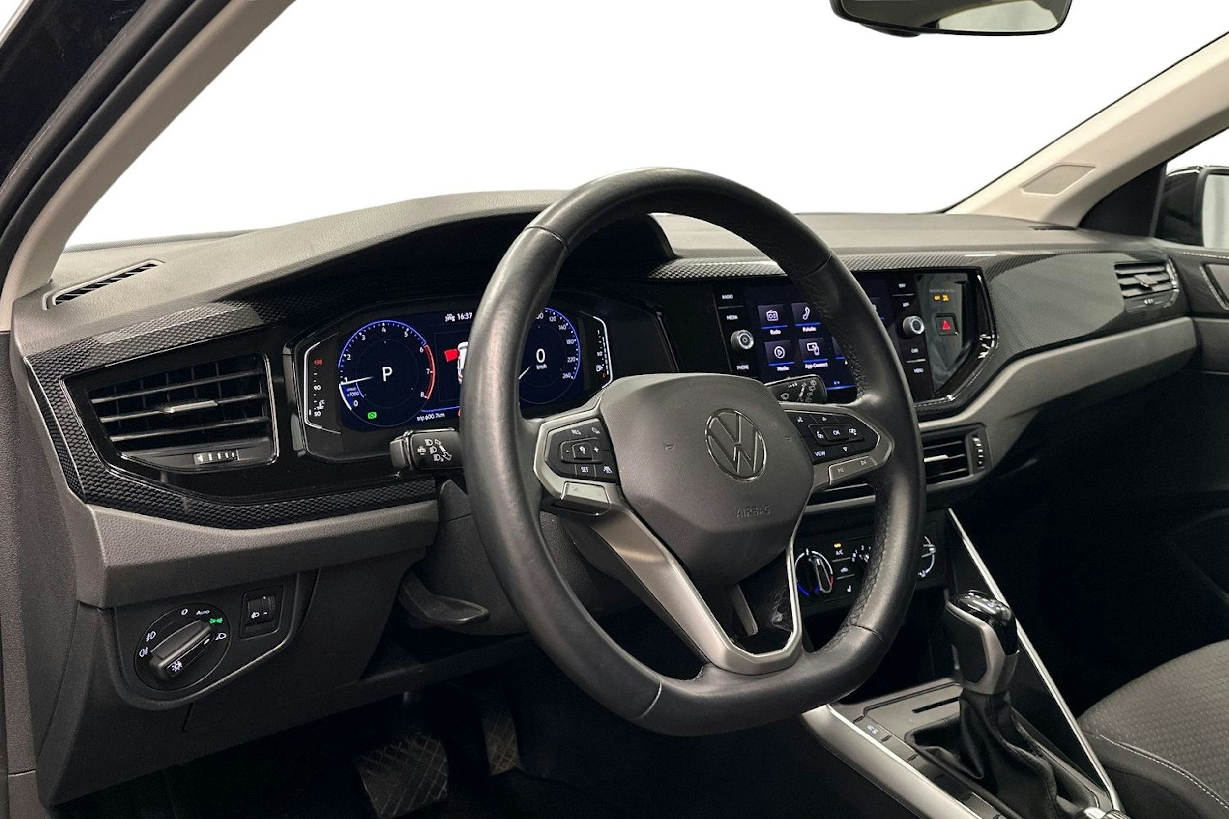 musta Volkswagen Polo 2023 kuva 6.