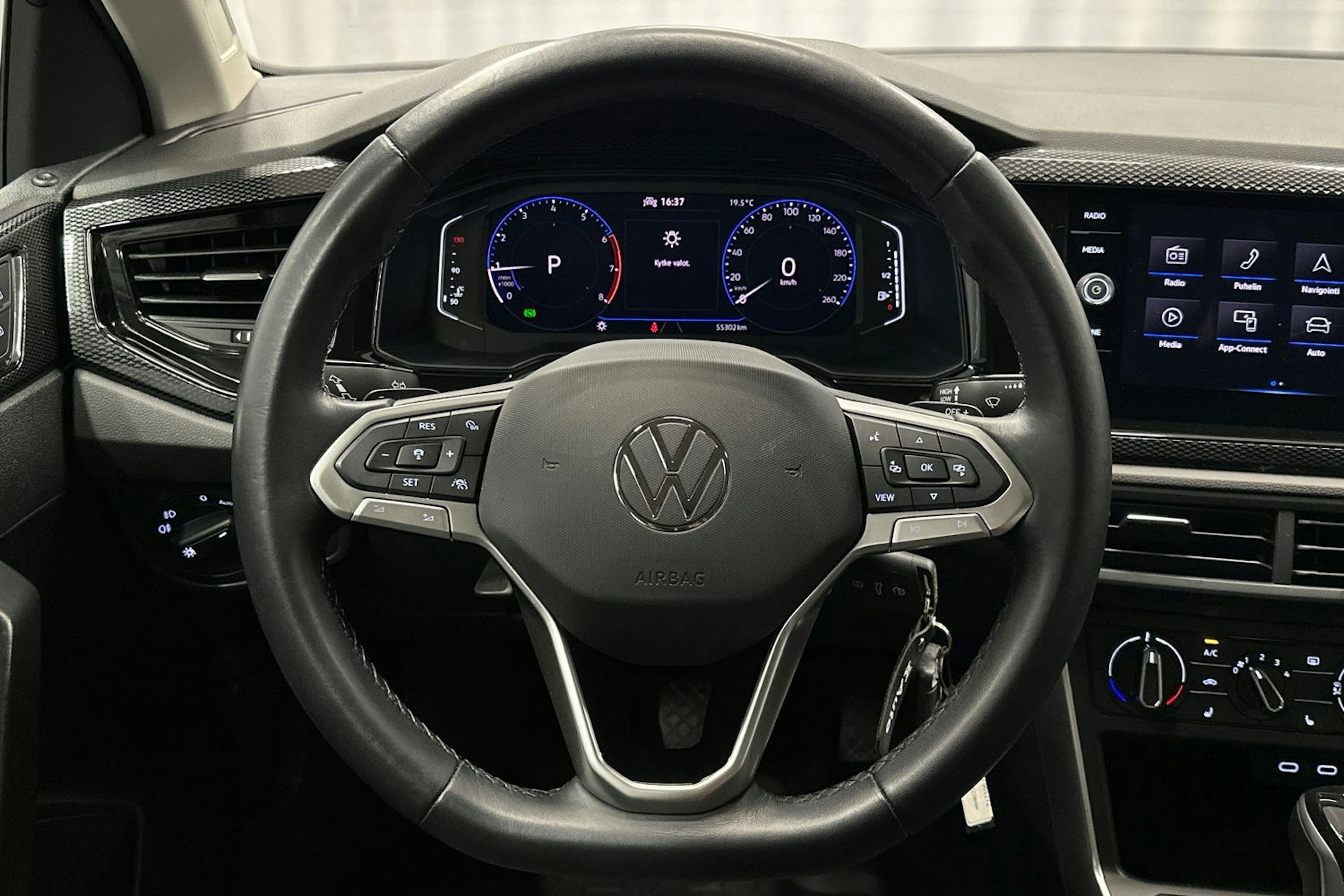 musta Volkswagen Polo 2023 kuva 12.
