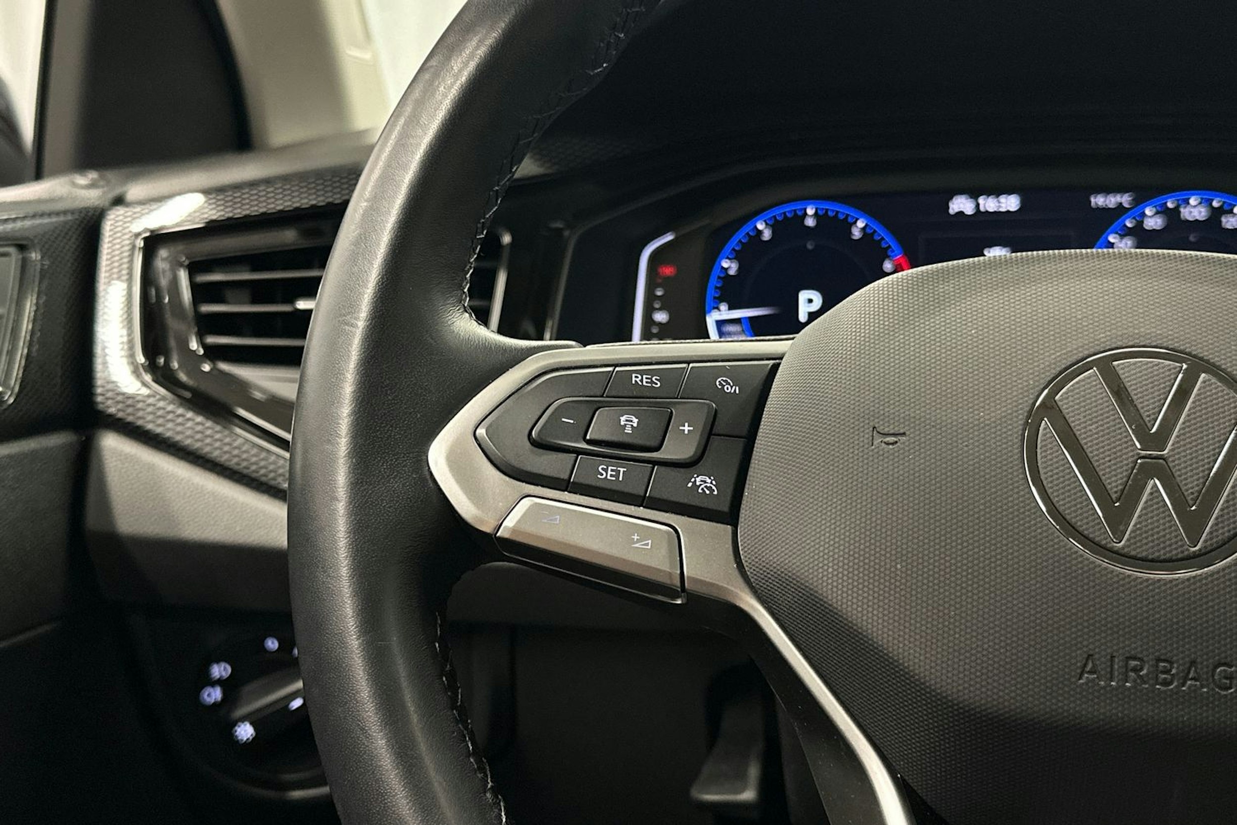 musta Volkswagen Polo 2023 kuva 14.