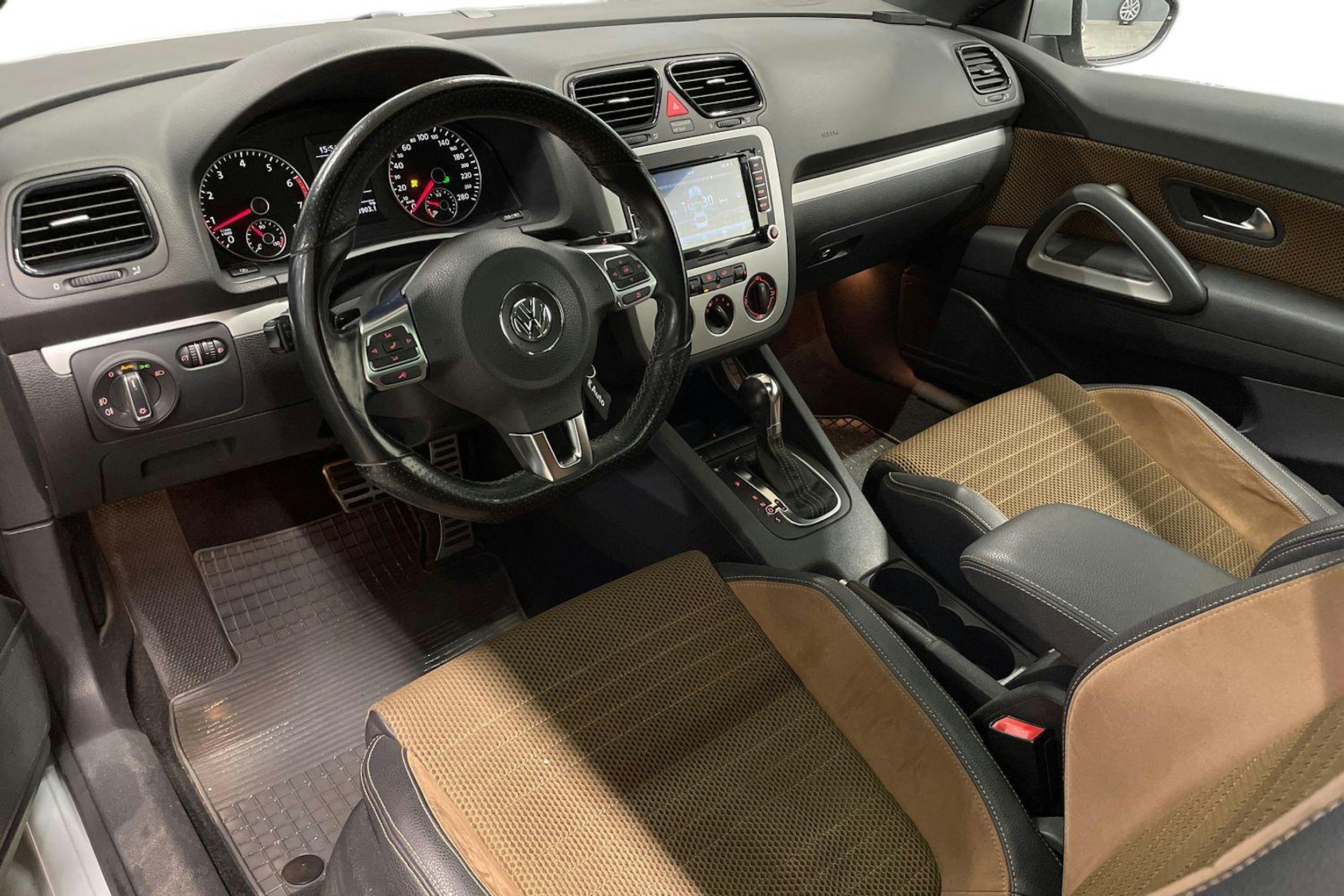 musta Volkswagen Scirocco 2009 kuva 7.