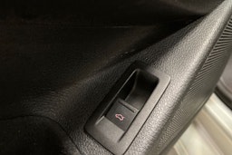 musta Volkswagen Scirocco 2009 kuva 21.