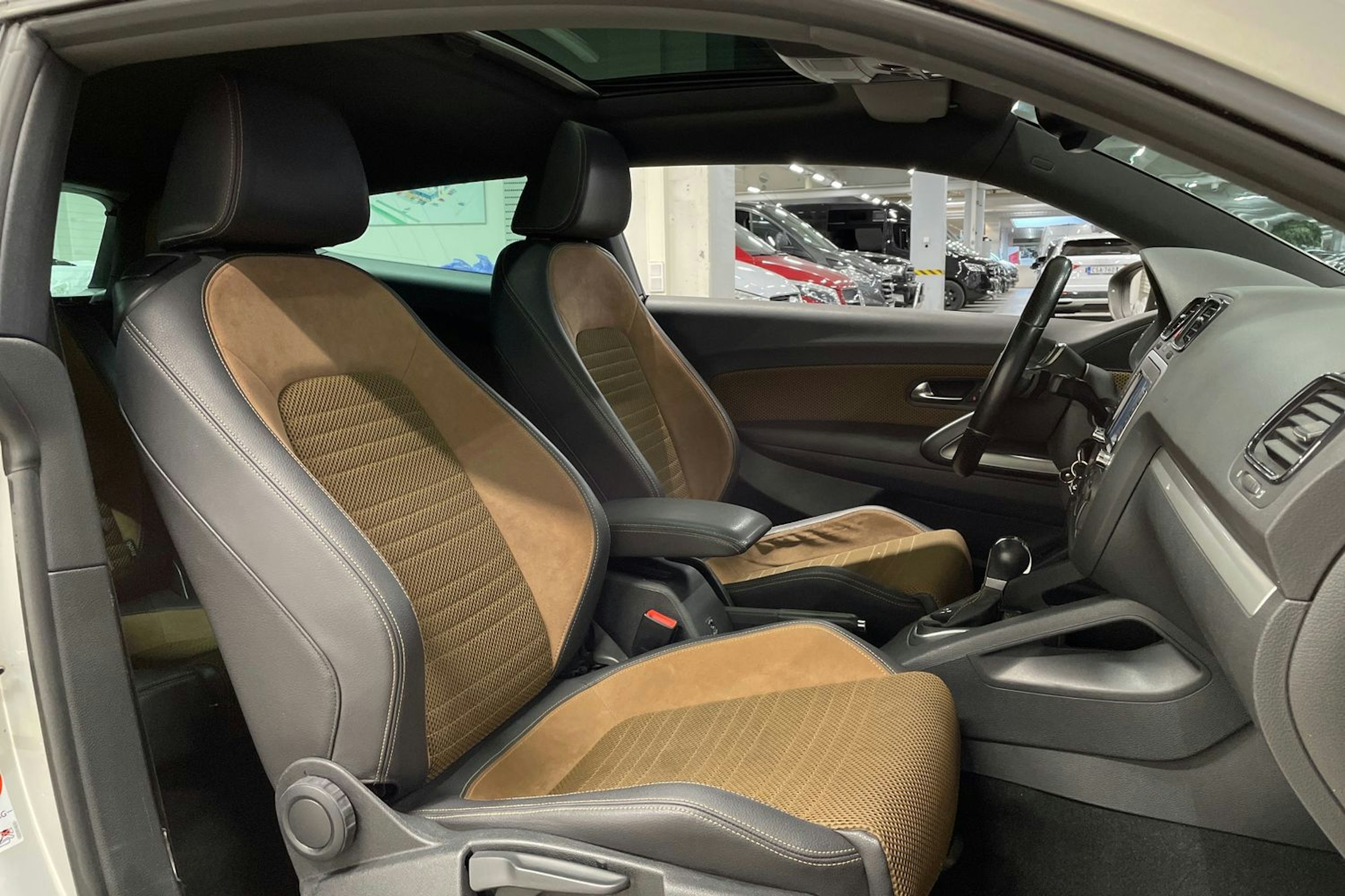 musta Volkswagen Scirocco 2009 kuva 25.