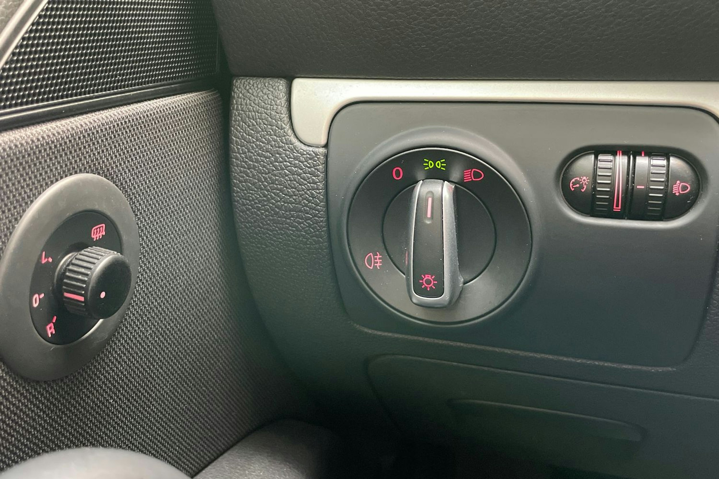 vihreä Volkswagen Scirocco 2009 kuva 17.