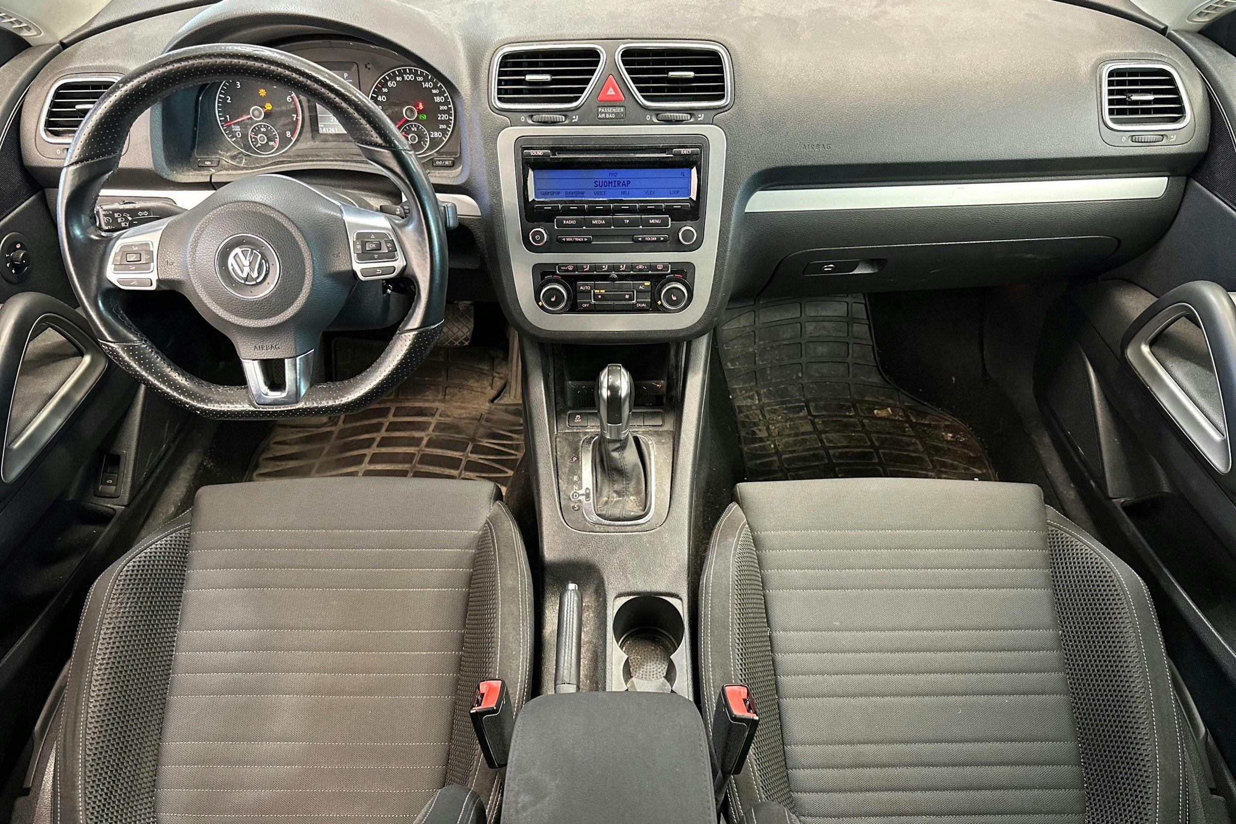 punainen Volkswagen Scirocco 2011 kuva 9.
