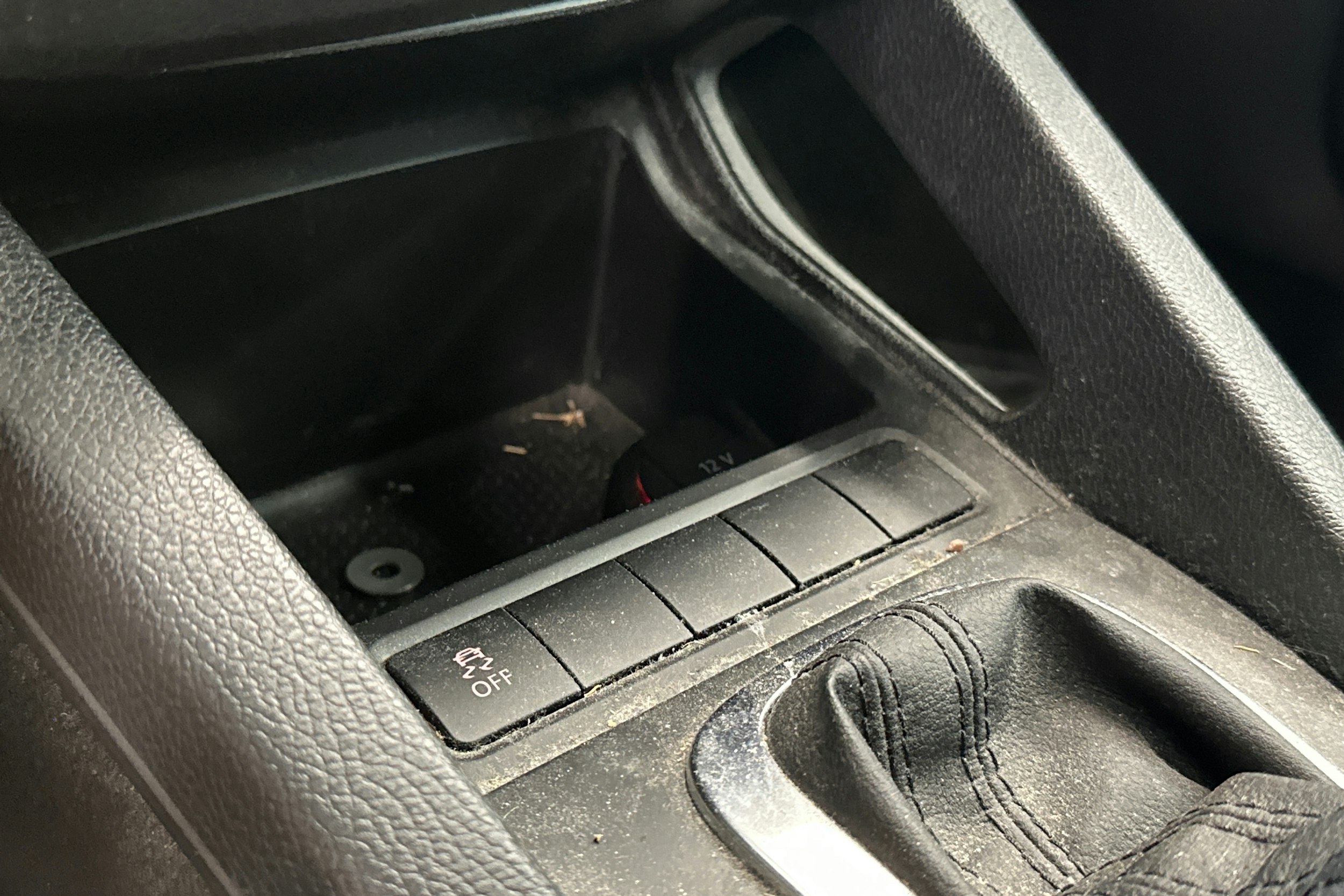 punainen Volkswagen Scirocco 2011 kuva 18.