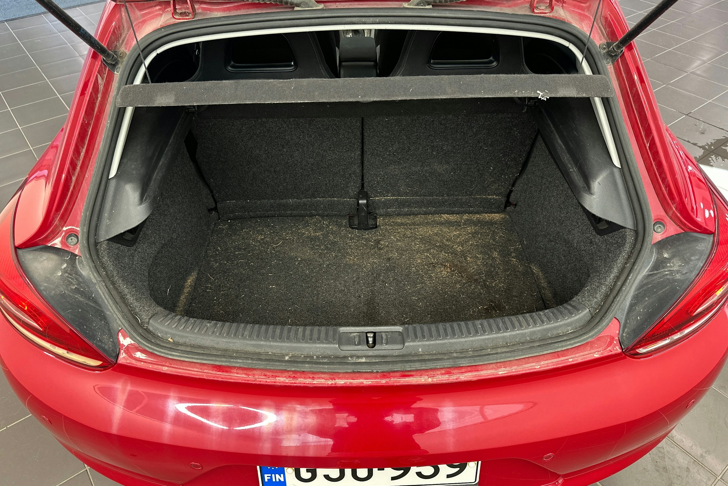 punainen Volkswagen Scirocco 2011 kuva 20.
