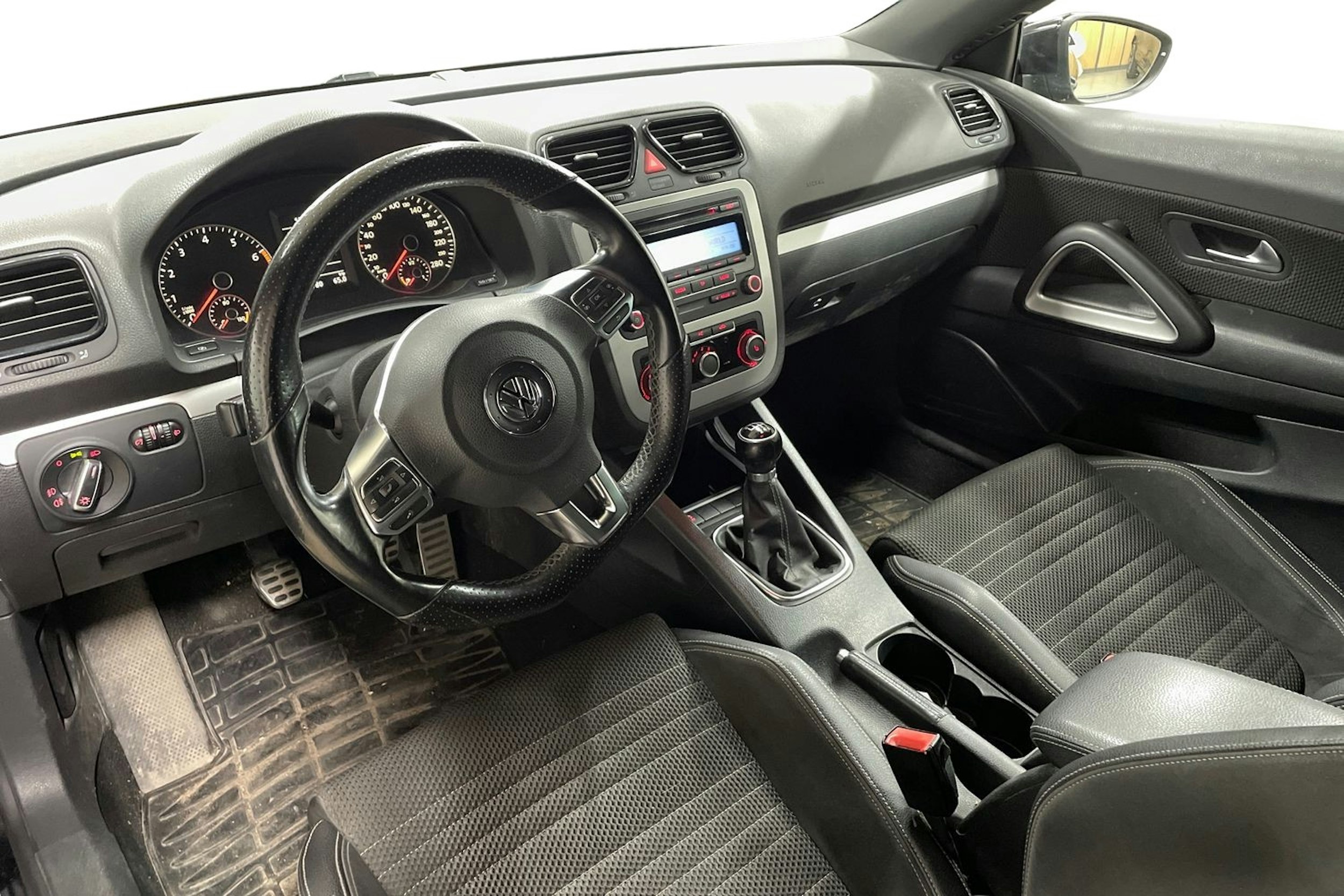 Musta Volkswagen SCIROCCO 2011 kuva 7.