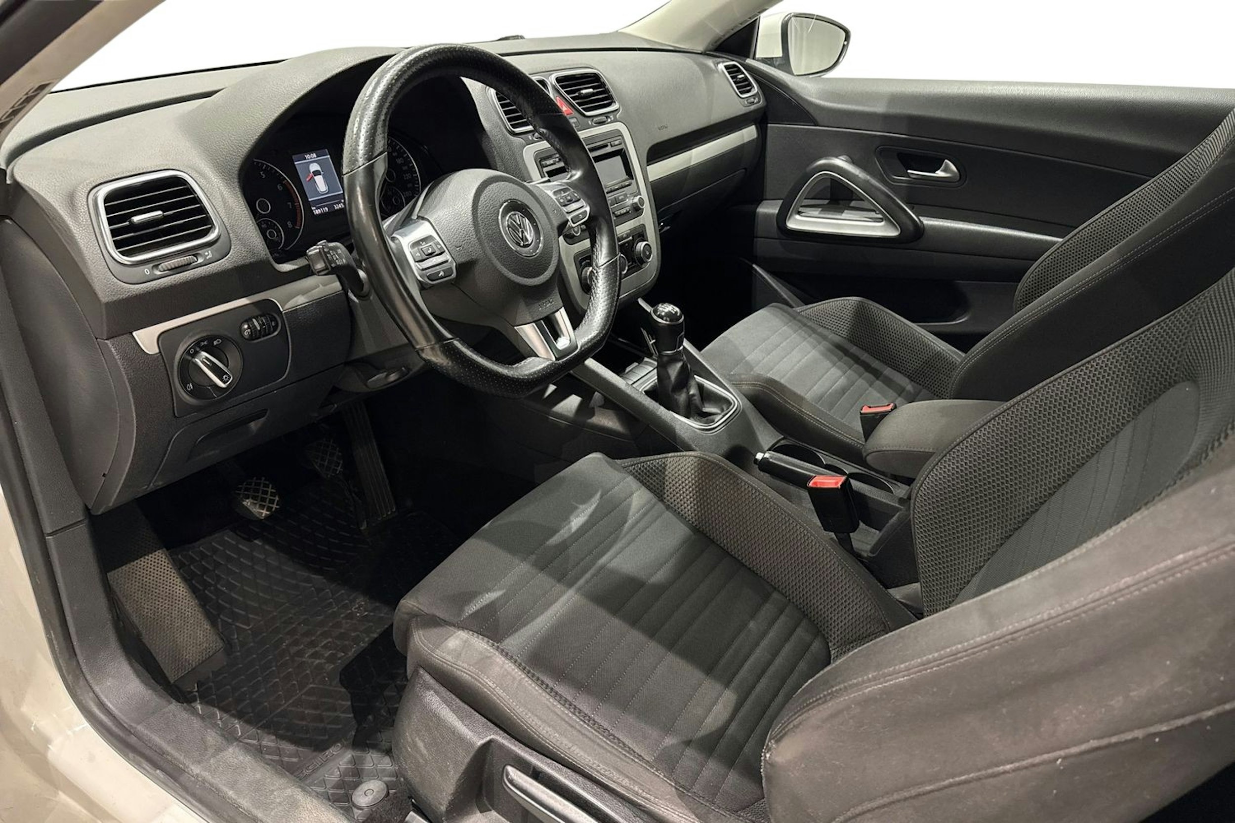 valkoinen Volkswagen Scirocco 2013 kuva 7.