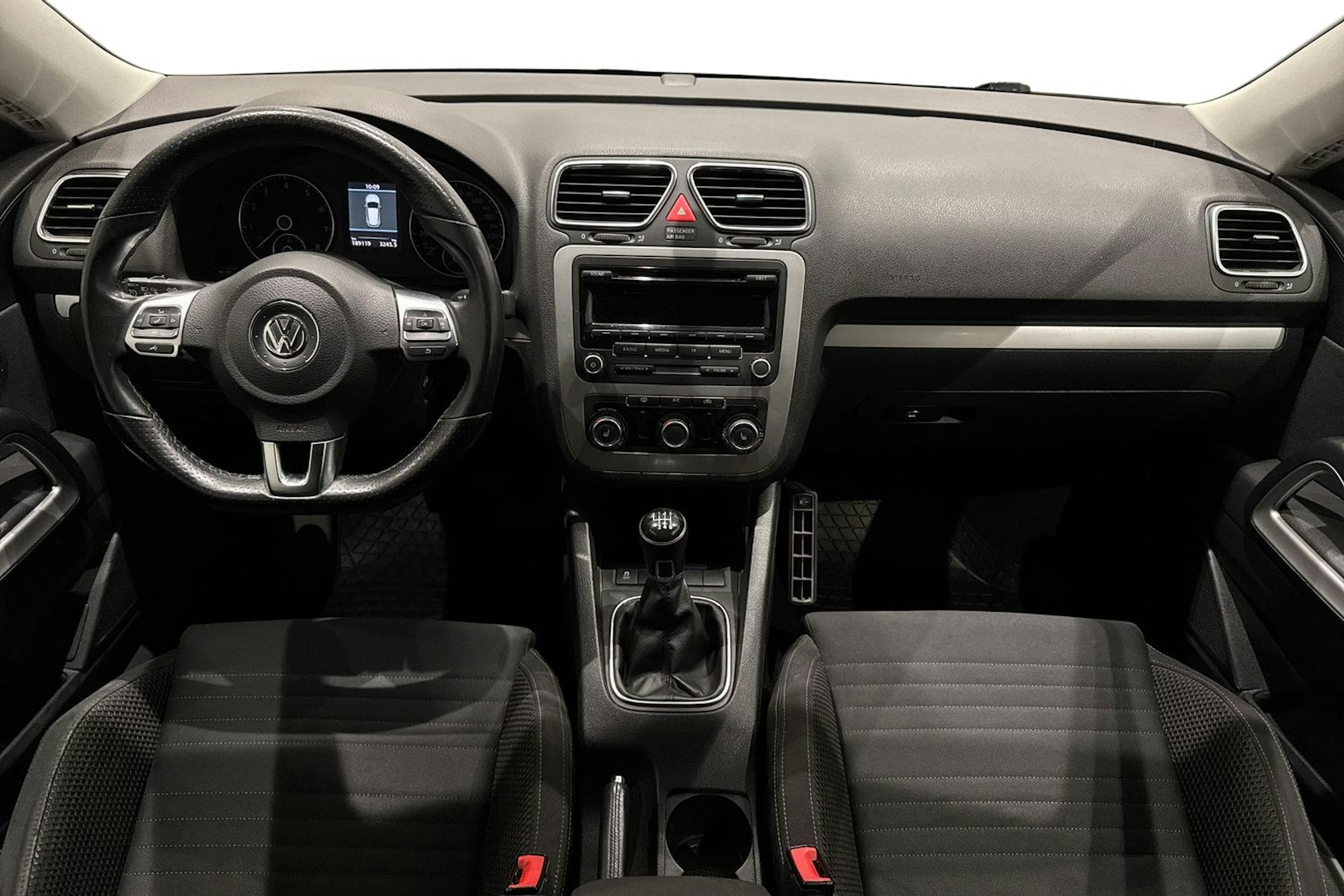 valkoinen Volkswagen Scirocco 2013 kuva 9.