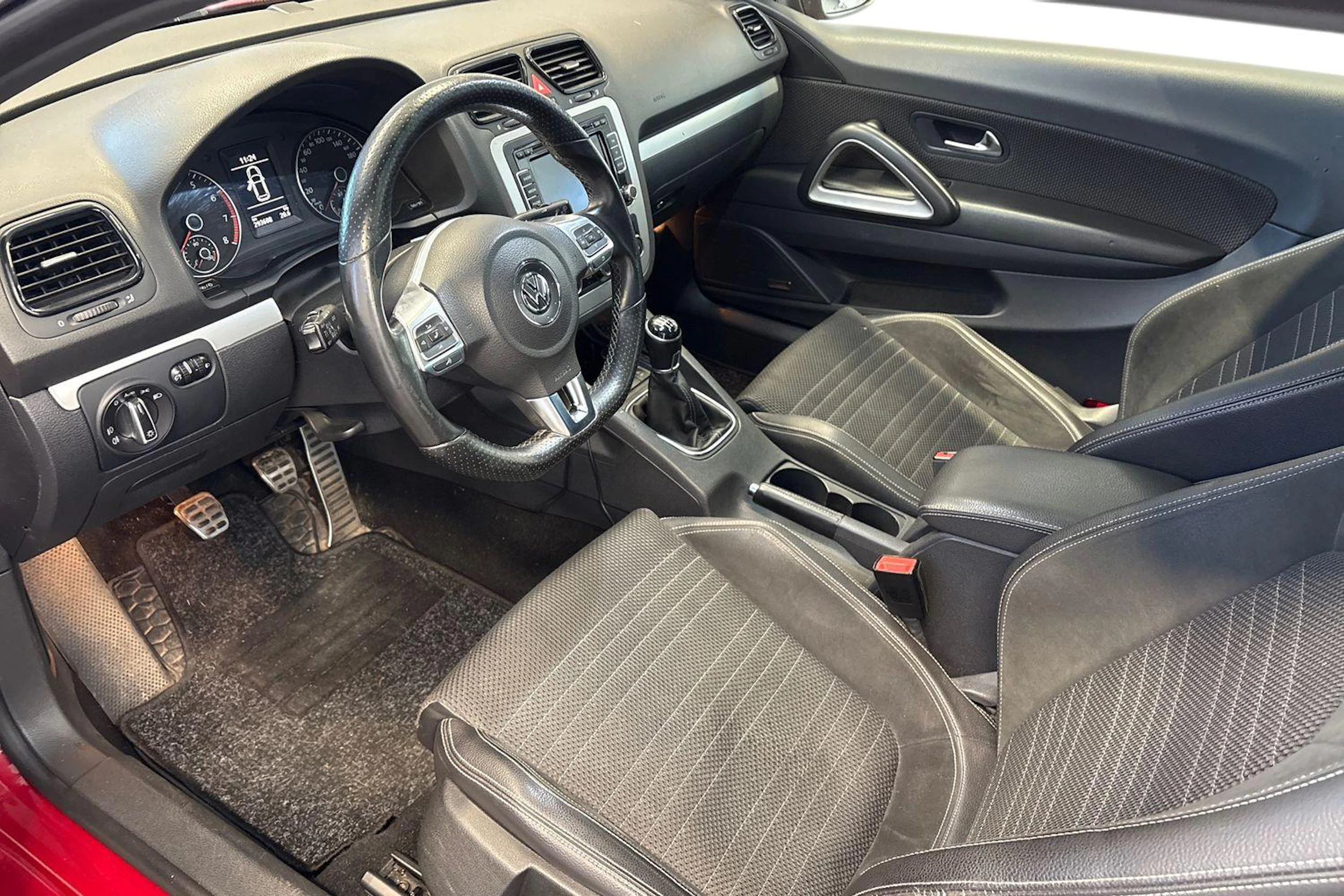 punainen Volkswagen Scirocco 2013 kuva 3.