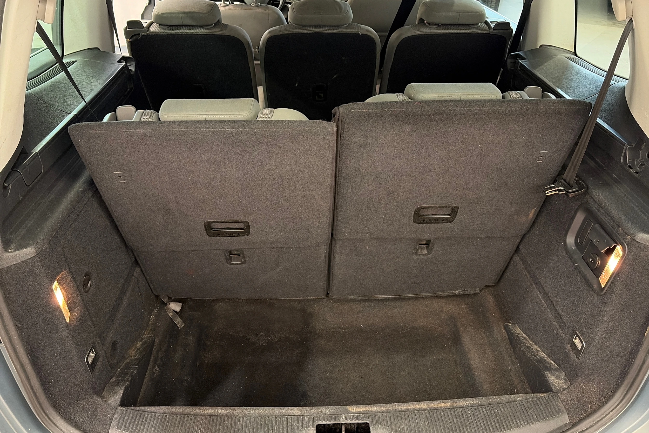 harmaa Volkswagen Sharan 2010 kuva 23.