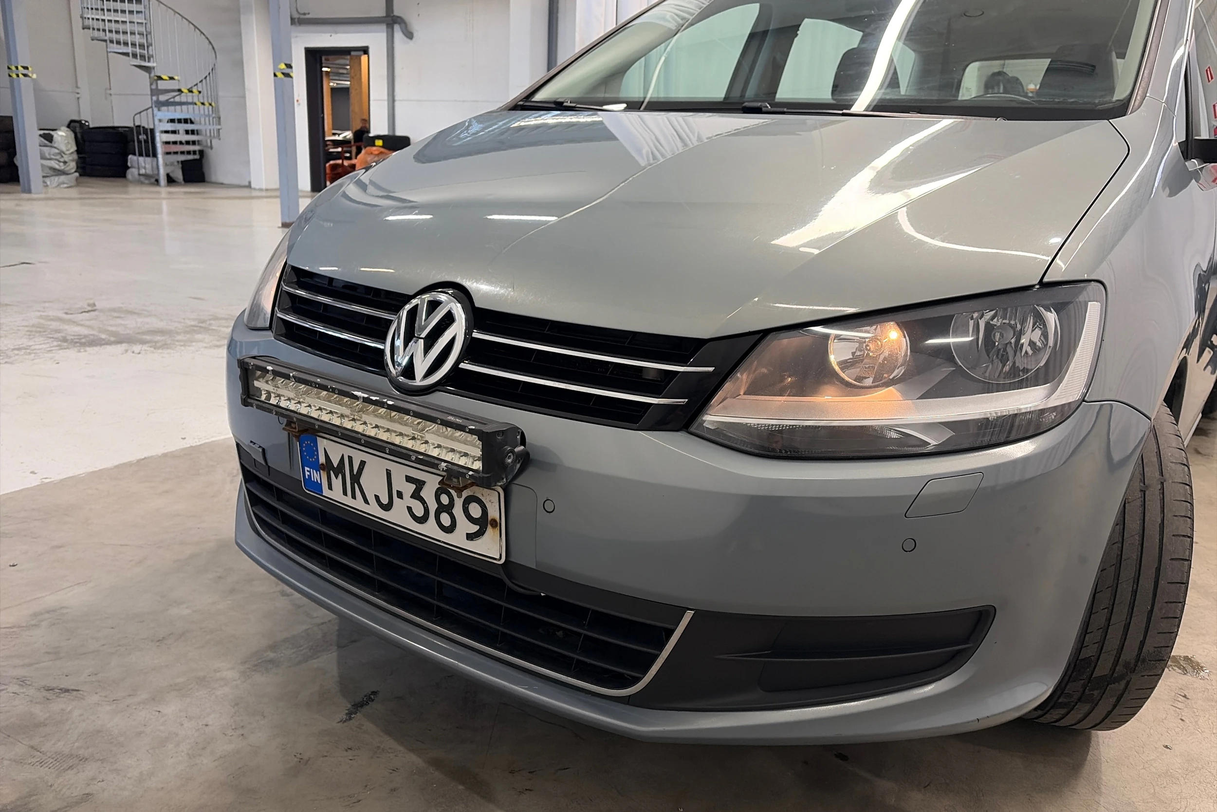 harmaa Volkswagen Sharan 2010 kuva 33.