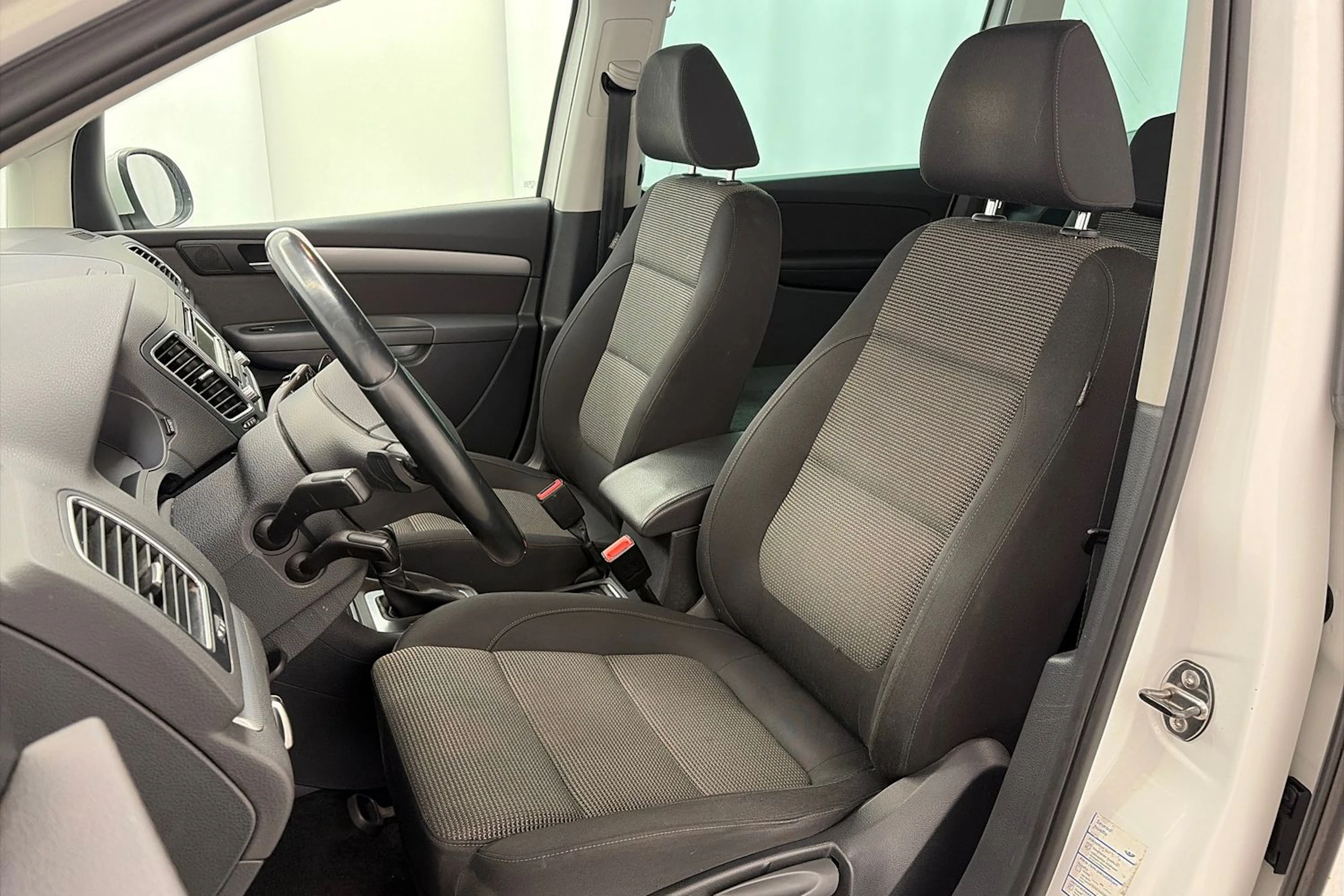 Valkoinen Volkswagen SHARAN 2011 kuva 14.