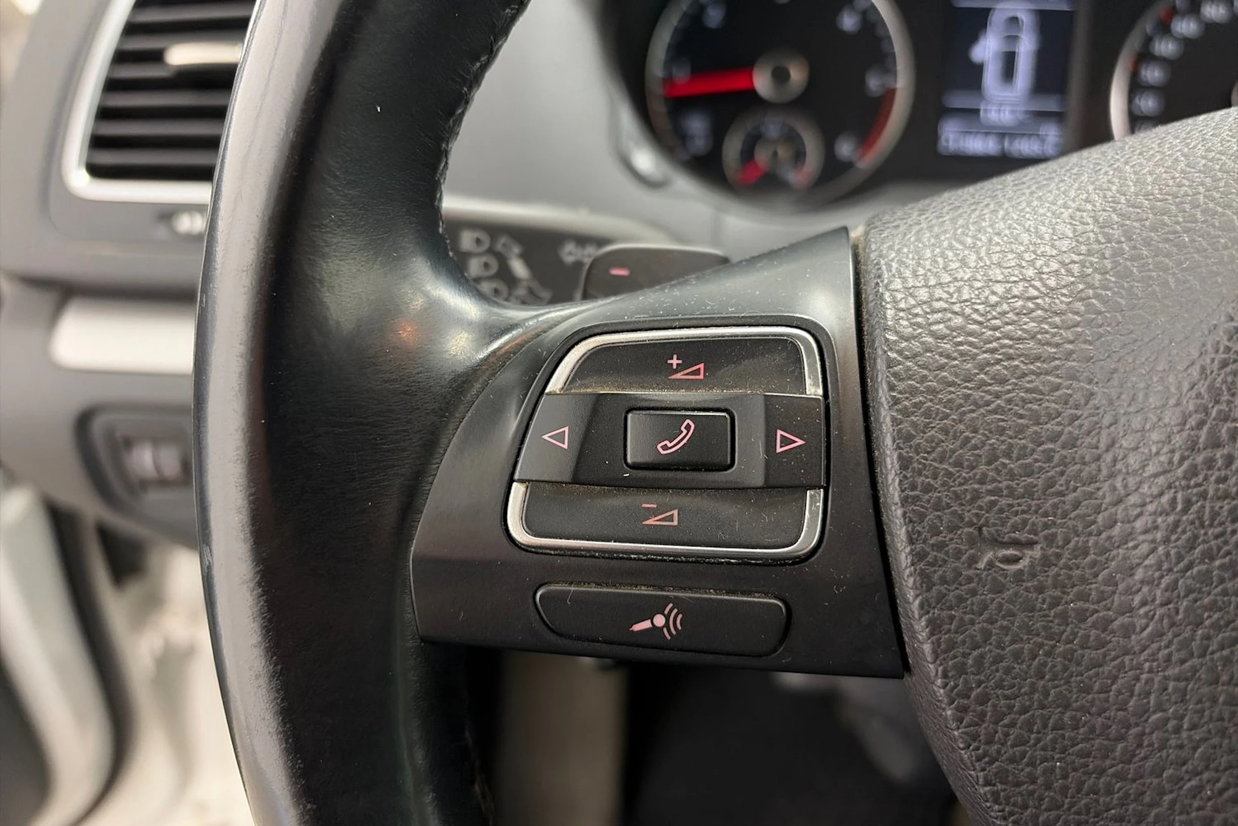 Valkoinen Volkswagen SHARAN 2011 kuva 16.