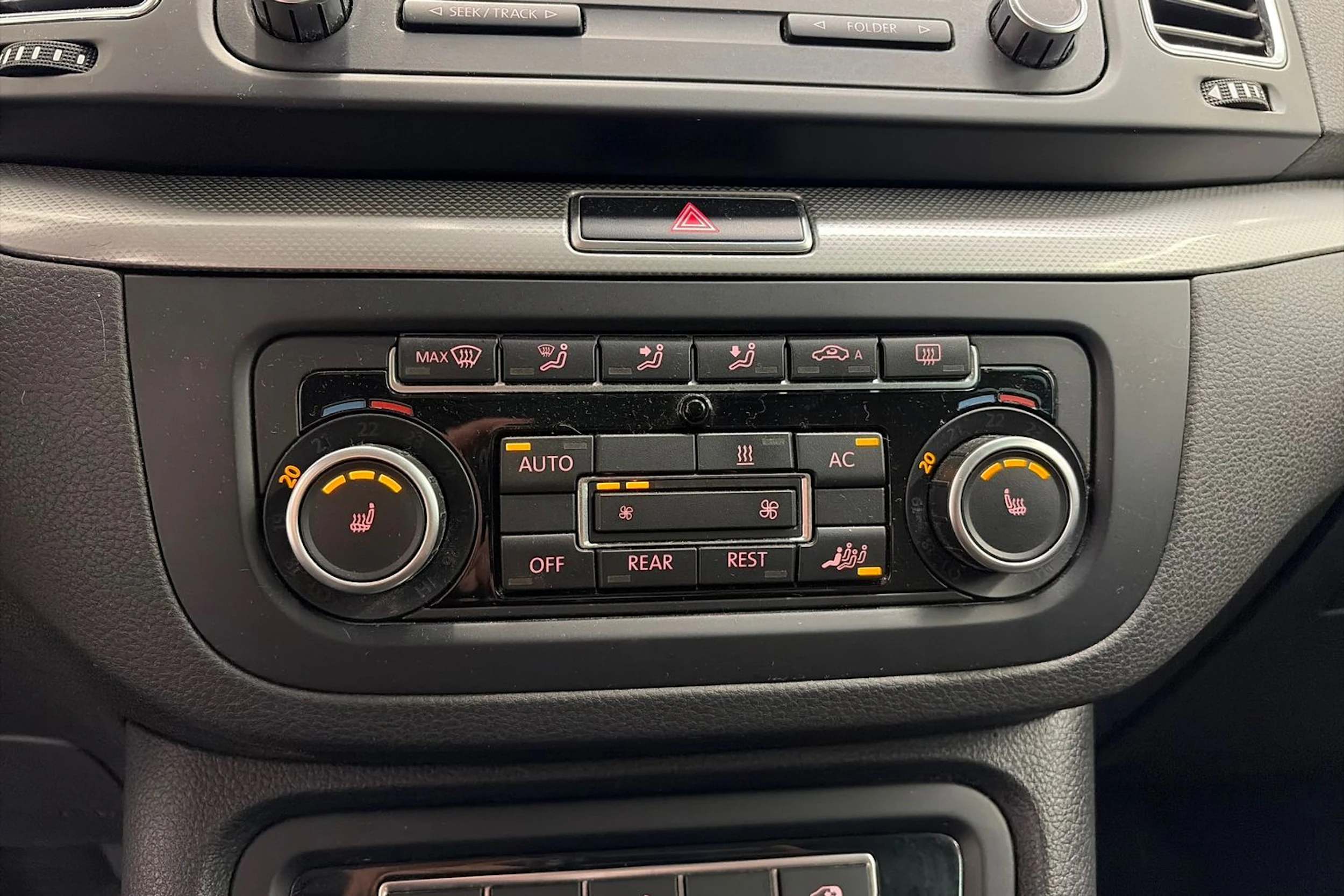 Valkoinen Volkswagen SHARAN 2011 kuva 20.