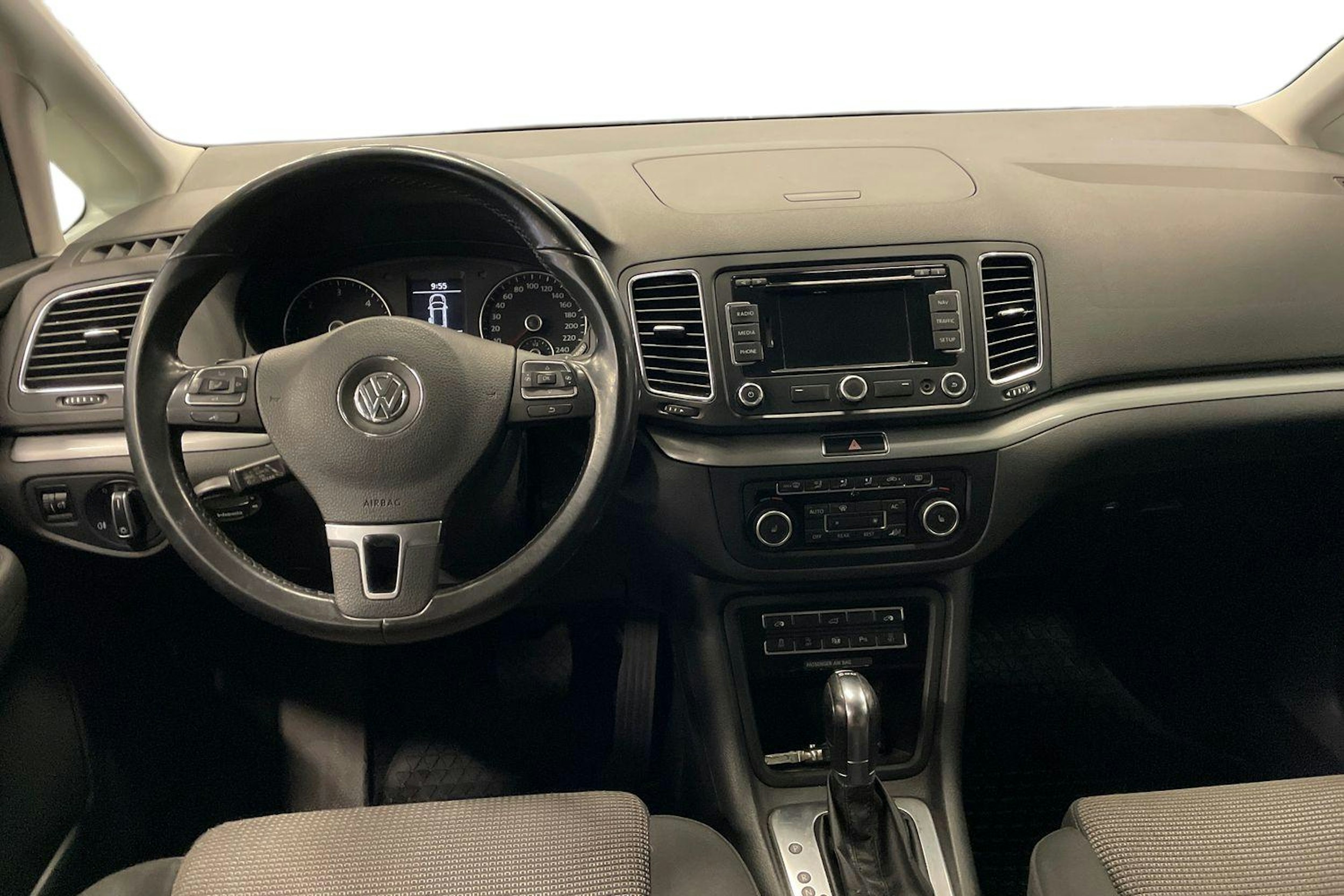 Ruskea (beige) Volkswagen SHARAN 2011 kuva 9.
