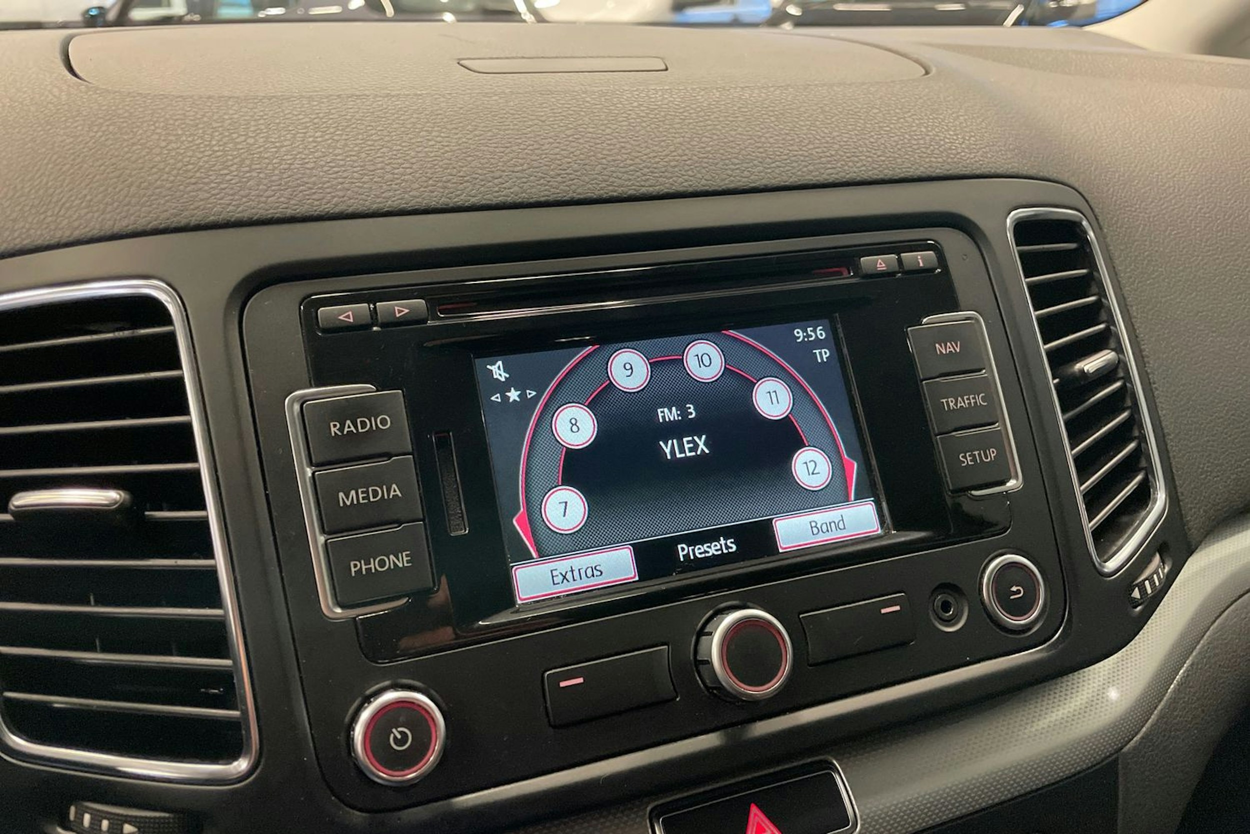 Ruskea (beige) Volkswagen SHARAN 2011 kuva 15.