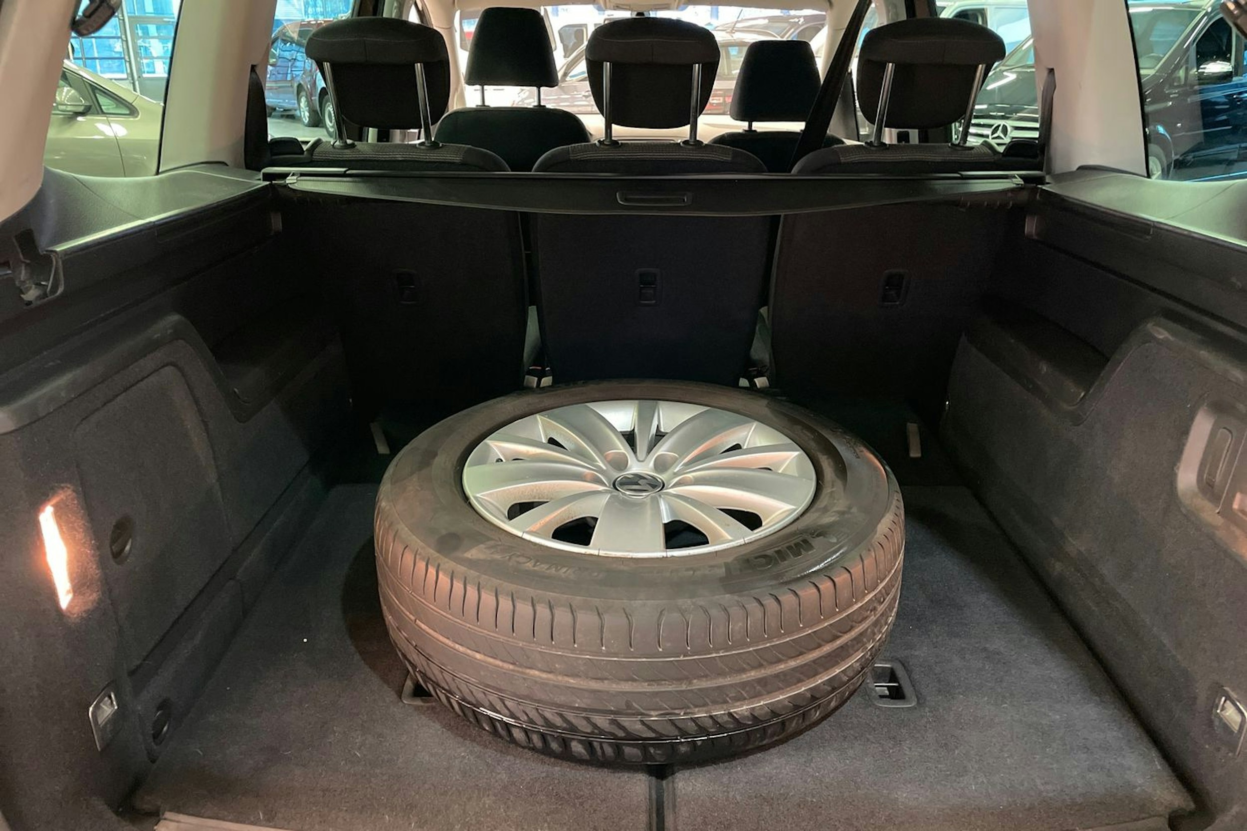 Ruskea (beige) Volkswagen SHARAN 2011 kuva 22.