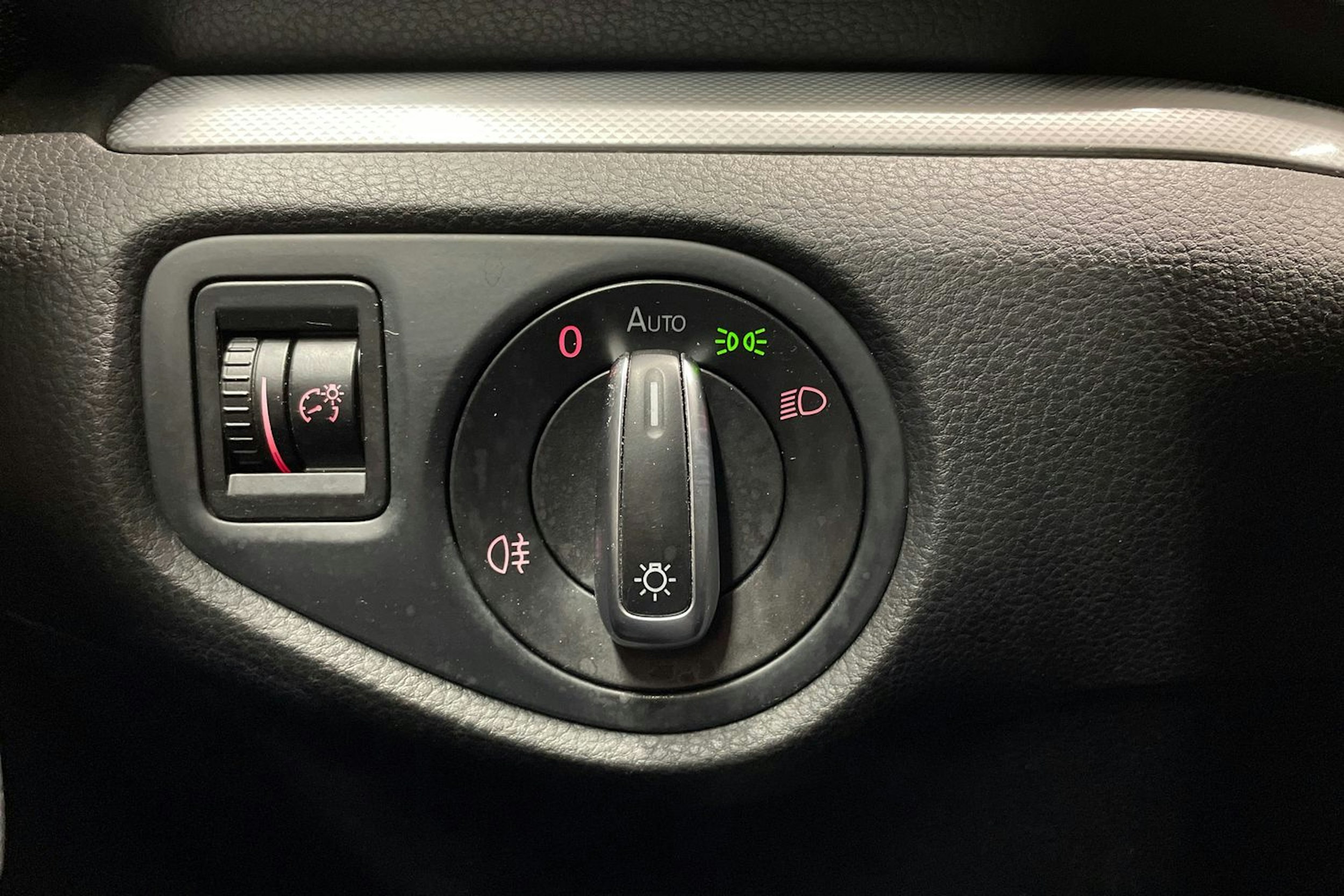 Harmaa Volkswagen SHARAN 2011 kuva 22.