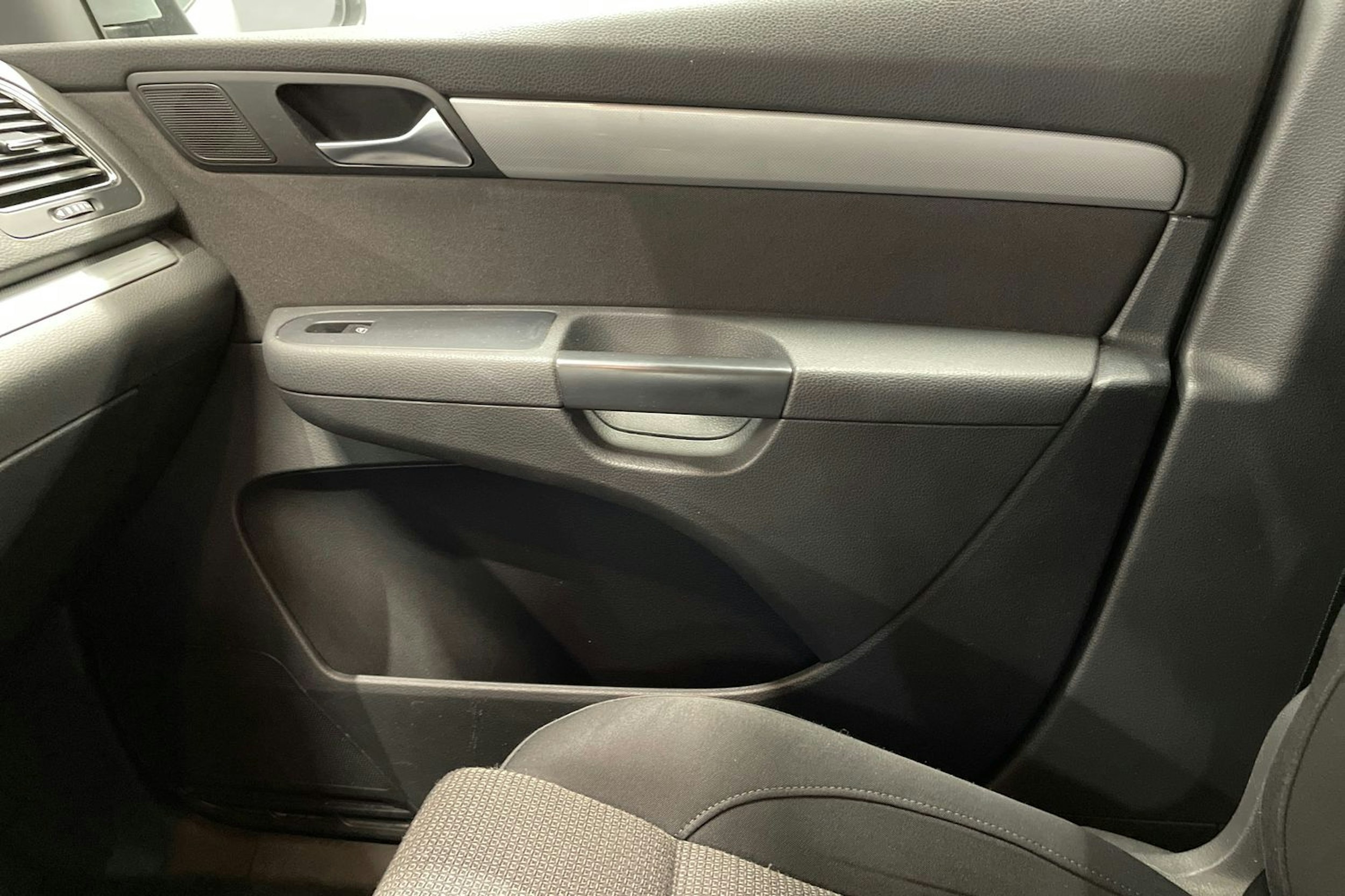Harmaa Volkswagen SHARAN 2011 kuva 25.