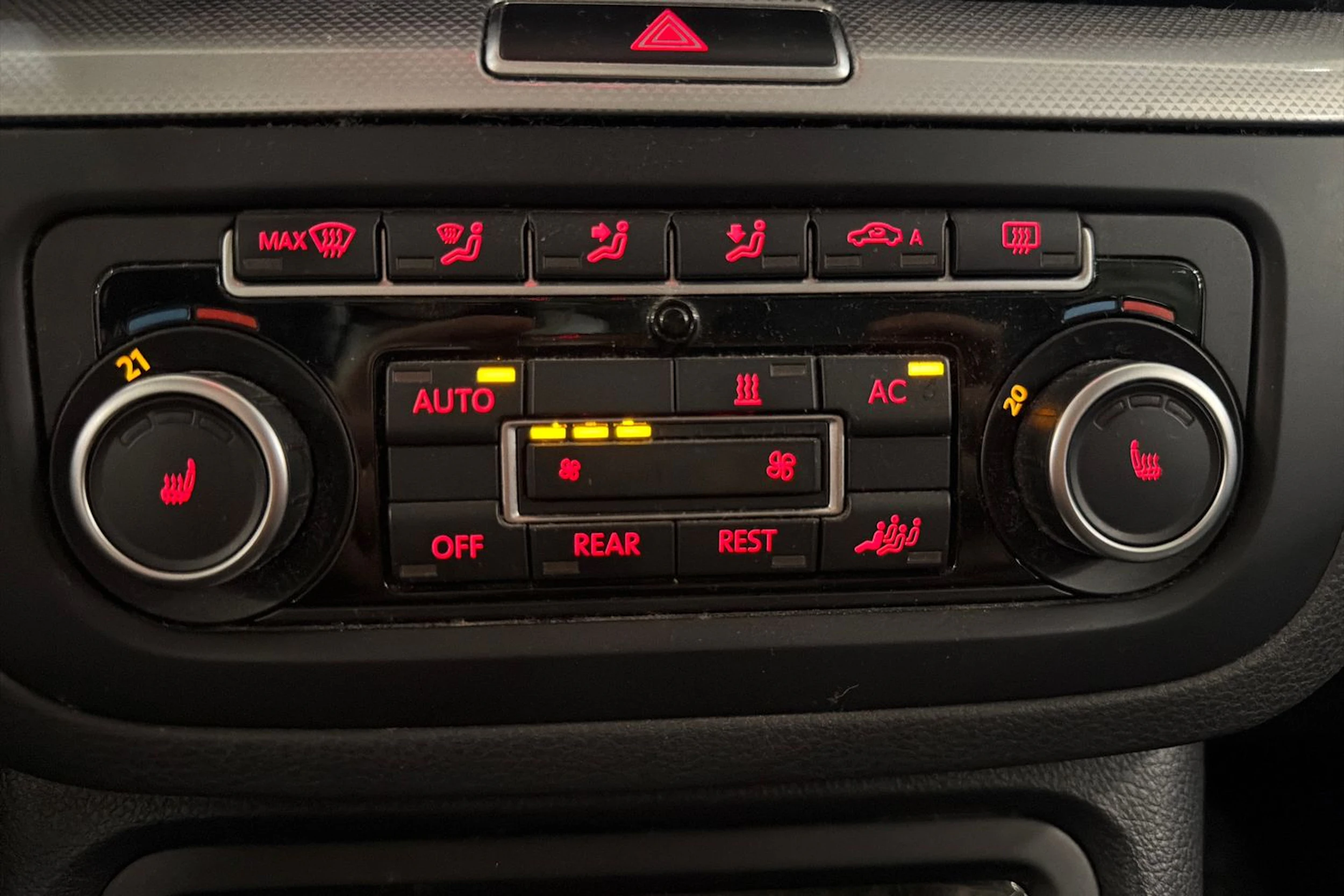 Keltainen Volkswagen SHARAN 2011 kuva 16.