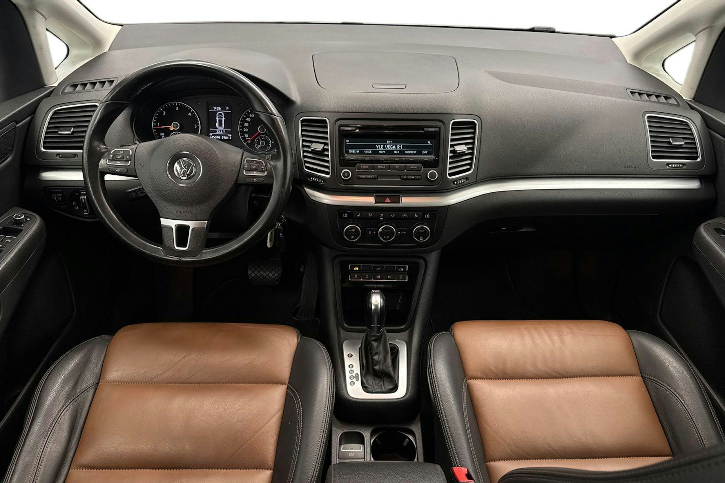 valkoinen Volkswagen Sharan 2013 kuva 9.