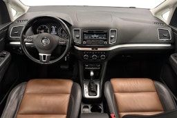 valkoinen Volkswagen Sharan 2013 kuva 9.