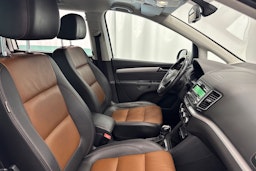 valkoinen Volkswagen Sharan 2013 kuva 13.