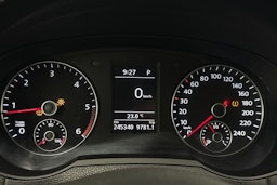 valkoinen Volkswagen Sharan 2013 kuva 18.
