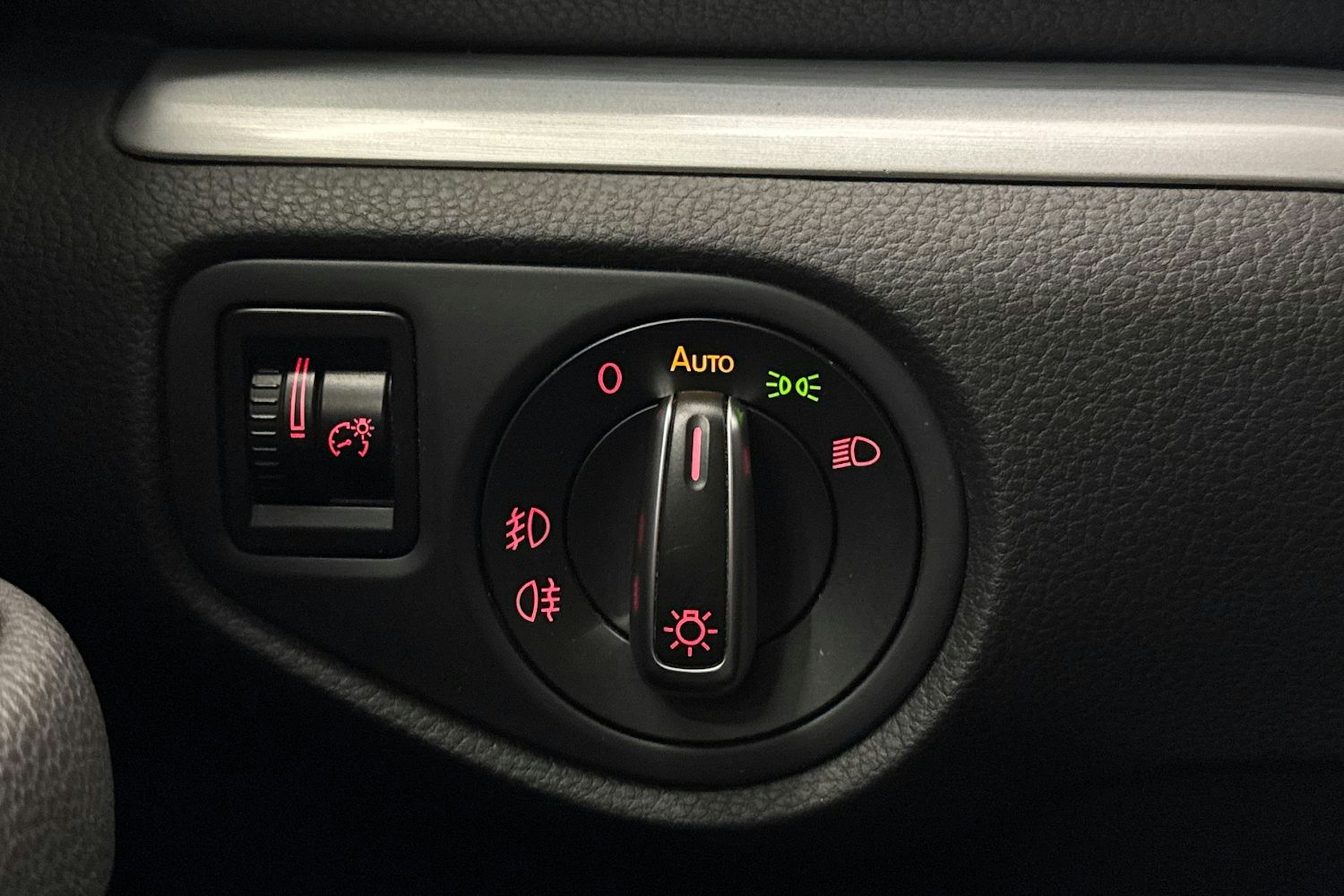valkoinen Volkswagen Sharan 2013 kuva 21.