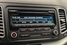 valkoinen Volkswagen Sharan 2013 kuva 25.