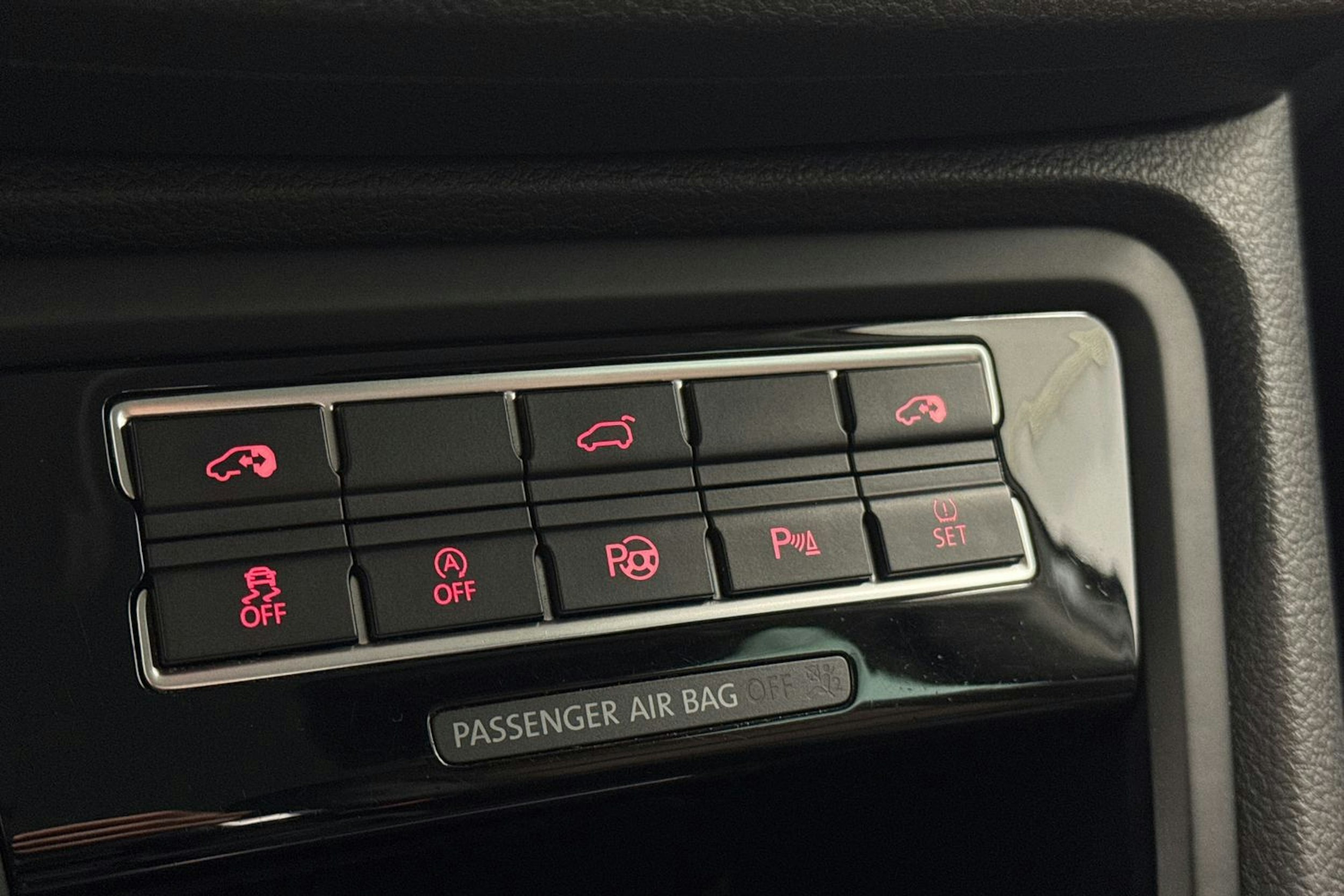 valkoinen Volkswagen Sharan 2013 kuva 28.