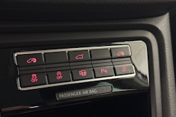 valkoinen Volkswagen Sharan 2013 kuva 28.