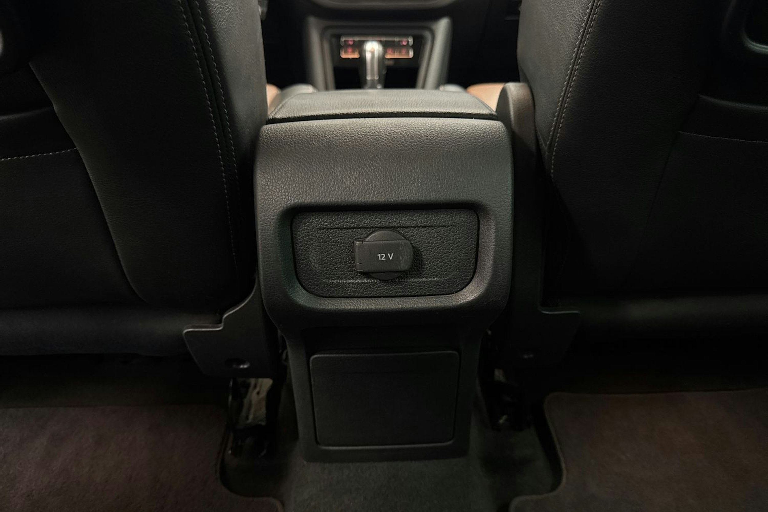 valkoinen Volkswagen Sharan 2013 kuva 32.
